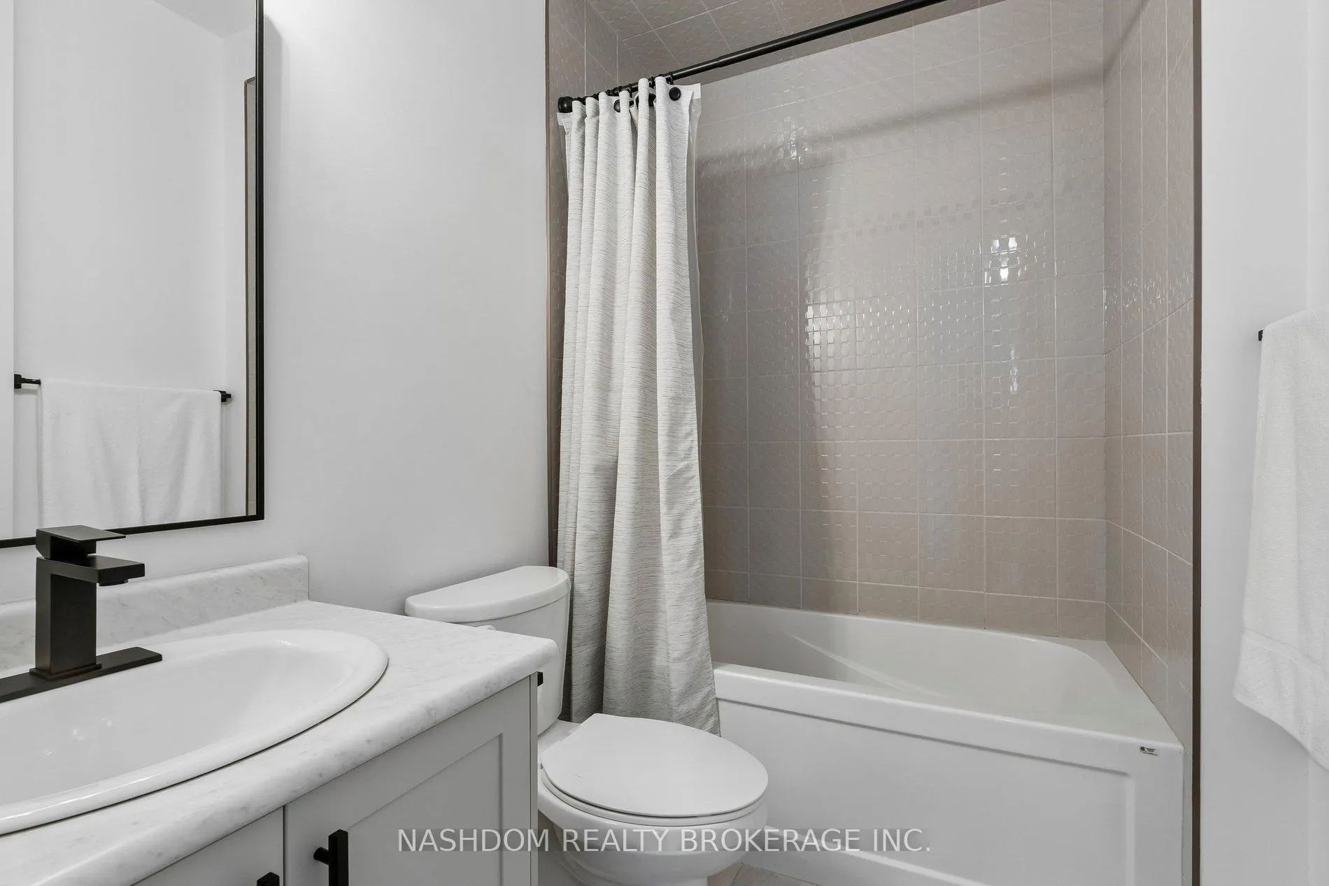 Photo 40 of 31 Seaton Crescent, Tillsonburg — HOMEH