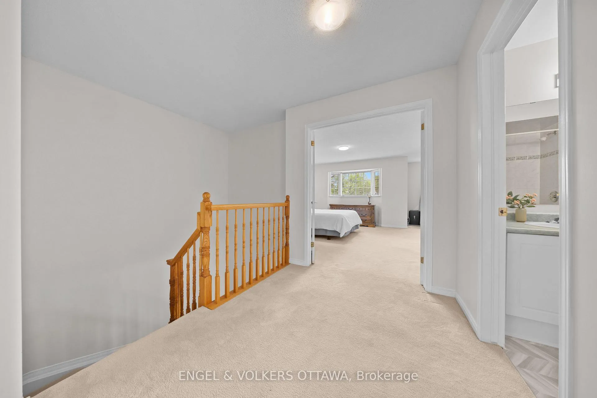 Photo 19 of 23 Cambray Lane, Ottawa, Kanata - Beaverbrook — HOMEH