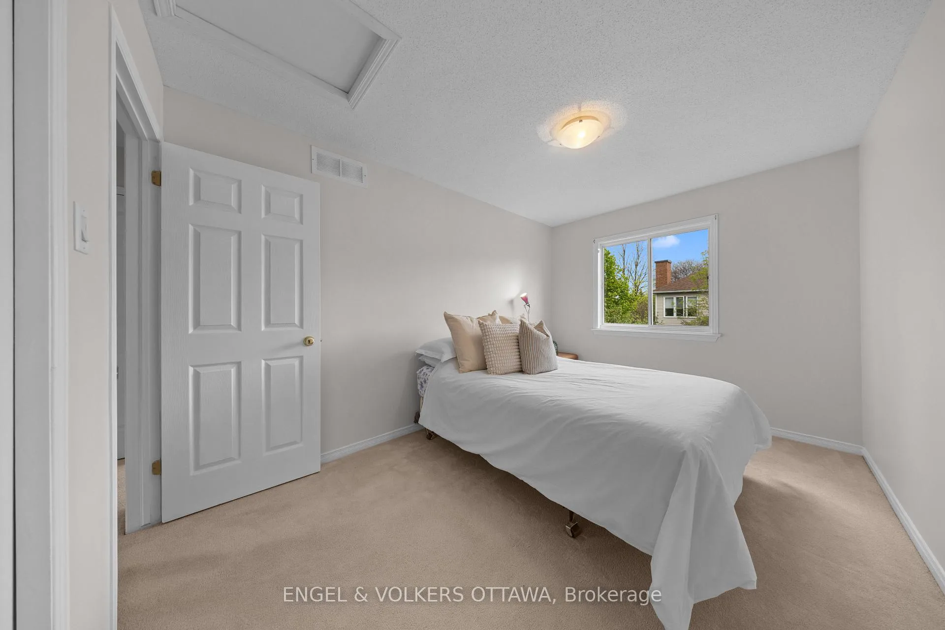 Photo 22 of 23 Cambray Lane, Ottawa, Kanata - Beaverbrook — HOMEH