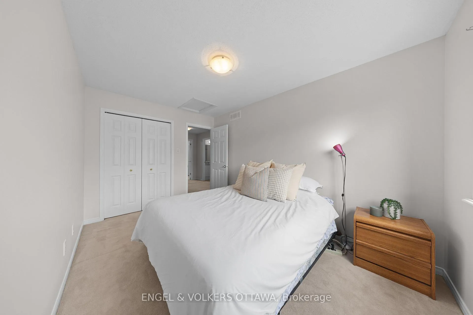 Photo 23 of 23 Cambray Lane, Ottawa, Kanata - Beaverbrook — HOMEH