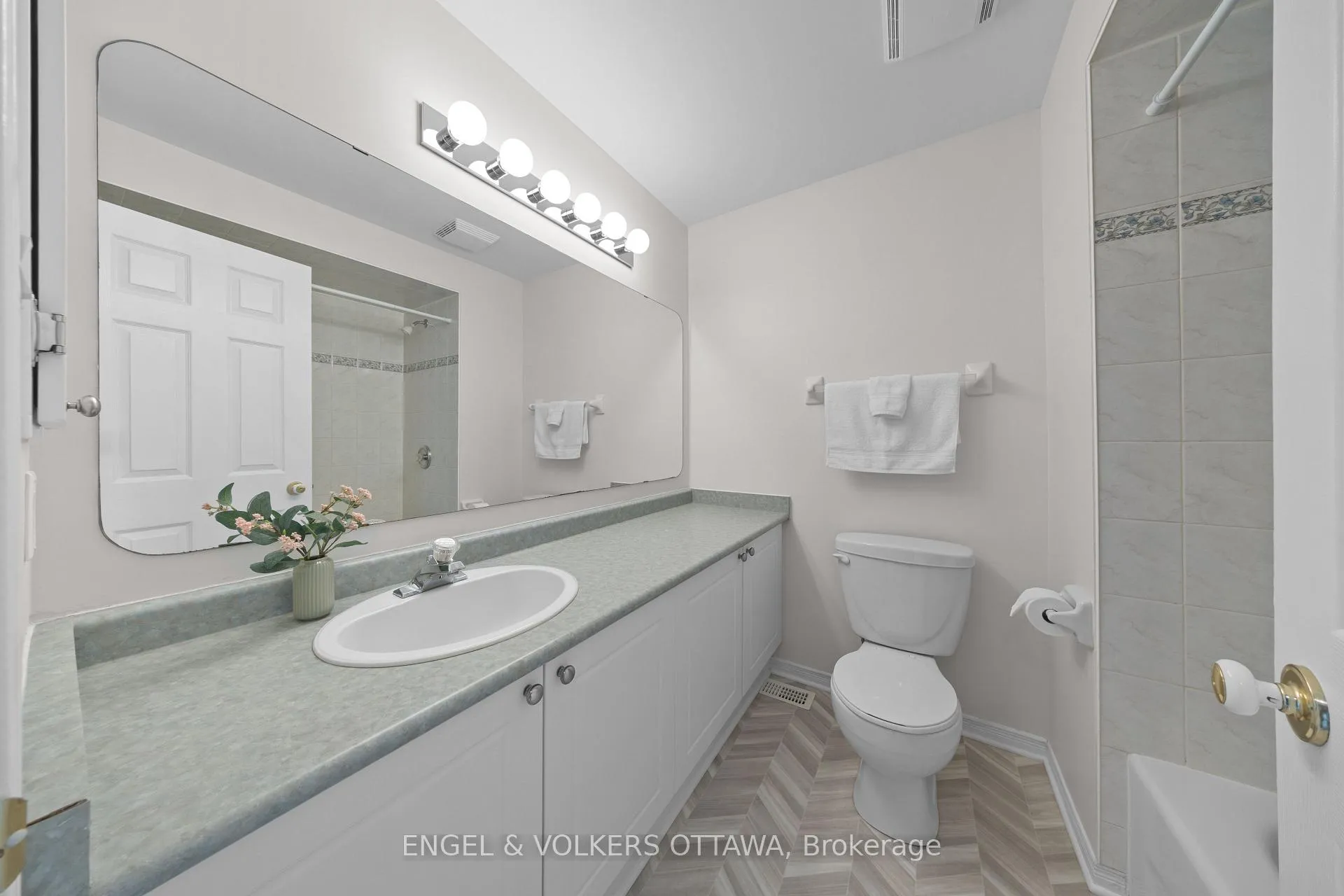 Photo 25 of 23 Cambray Lane, Ottawa, Kanata - Beaverbrook — HOMEH