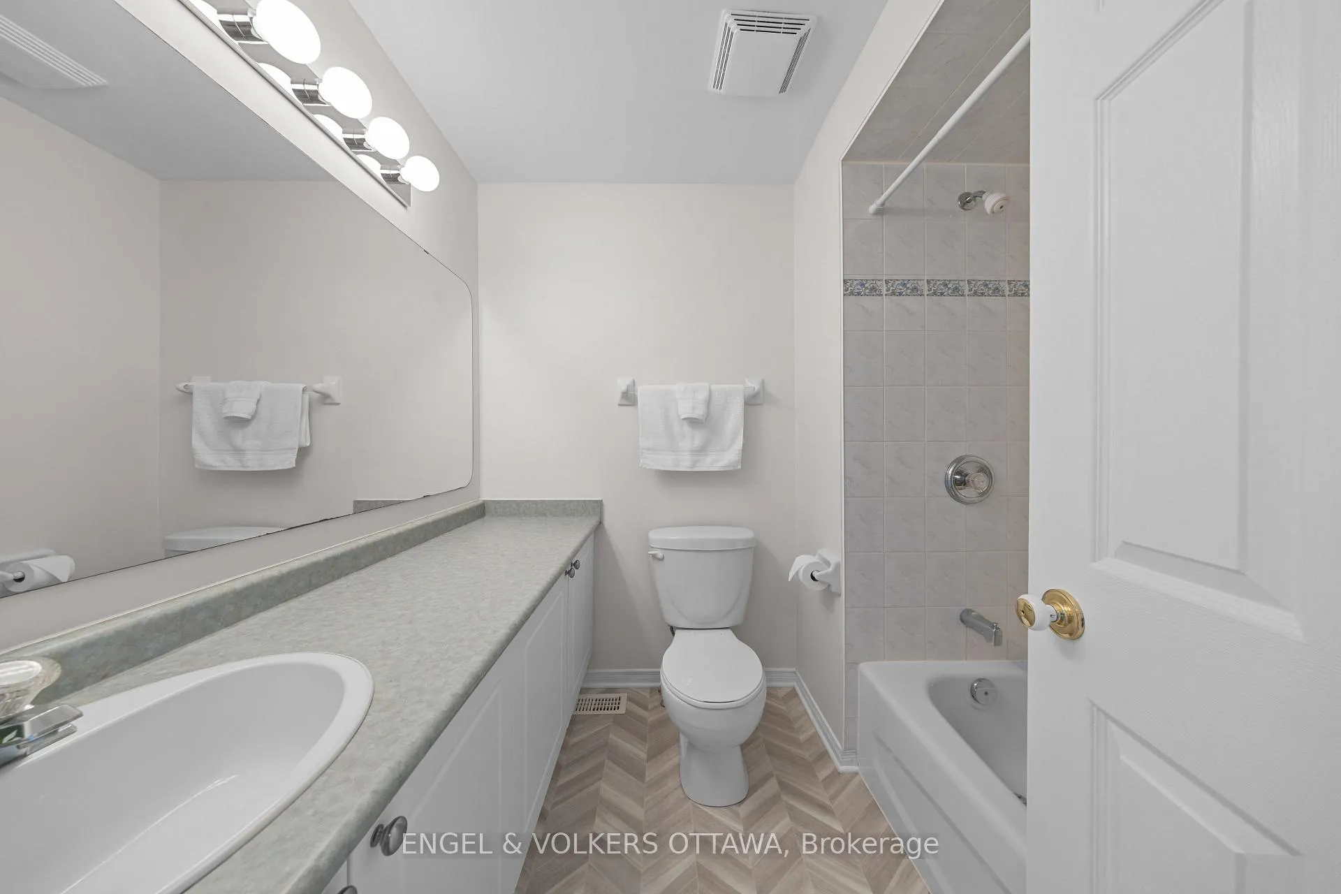 Photo 26 of 23 Cambray Lane, Ottawa, Kanata - Beaverbrook — HOMEH