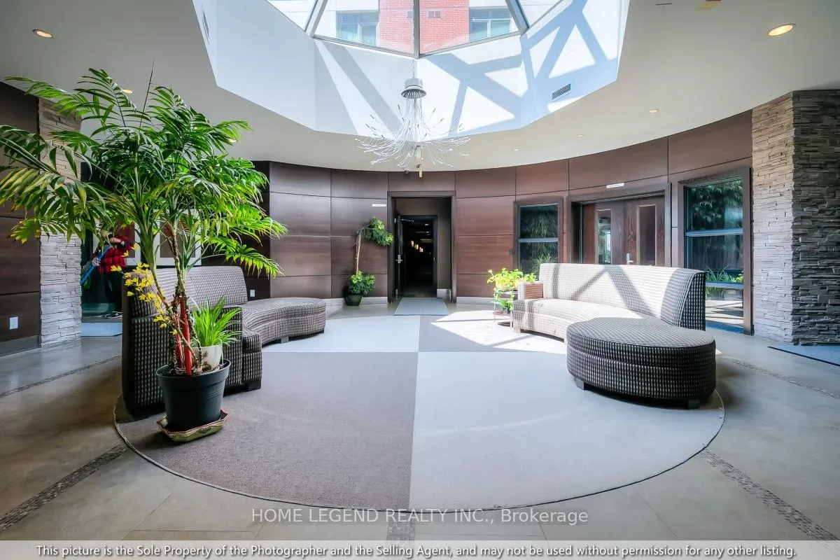 Photo 4 of Unit 215, 39 Upper Duke Crescent, Markham, Unionville — HOMEH
