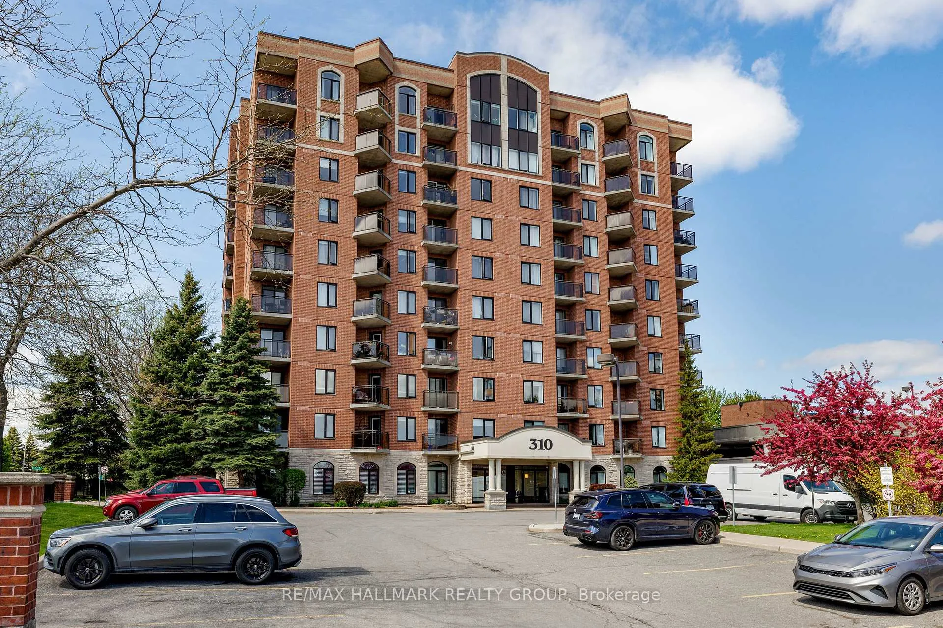Photo 2 of Unit 6B, 310 Central Park Drive, Ottawa, Central Park — HOMEH