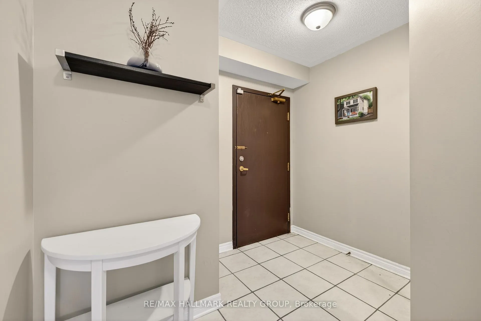 Photo 5 of Unit 6B, 310 Central Park Drive, Ottawa, Central Park — HOMEH