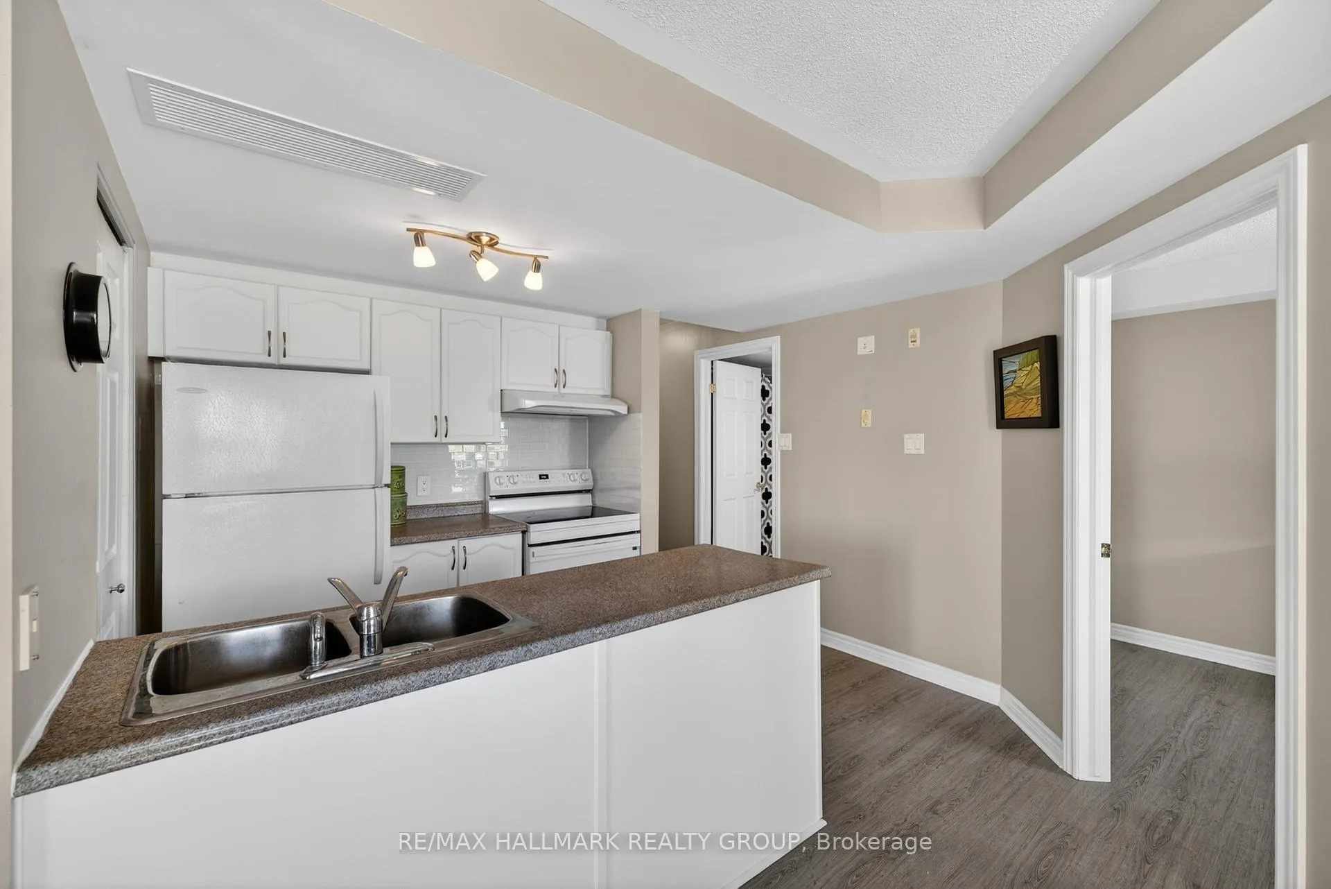 Photo 19 of Unit 6B, 310 Central Park Drive, Ottawa, Central Park — HOMEH