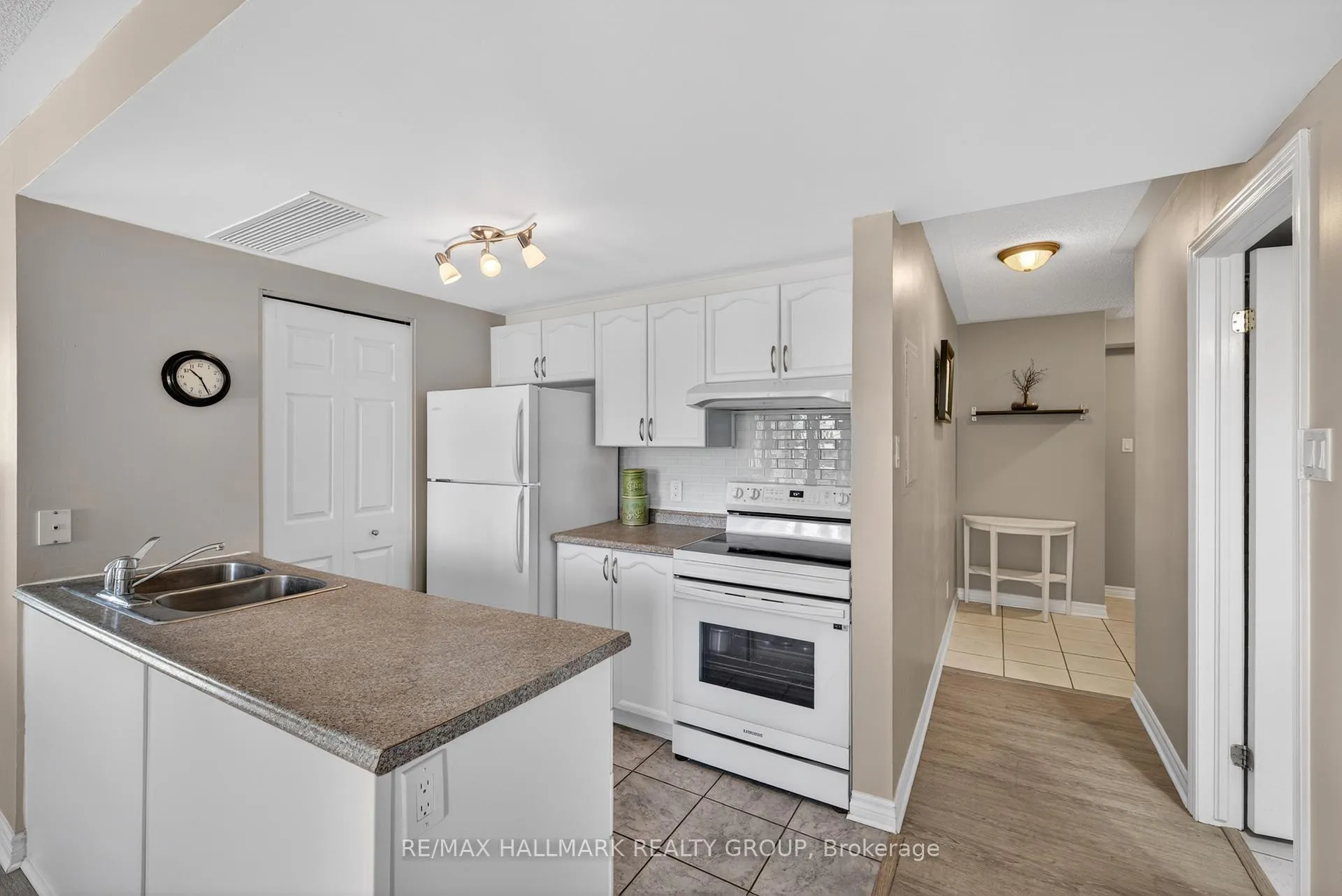 Photo 20 of Unit 6B, 310 Central Park Drive, Ottawa, Central Park — HOMEH