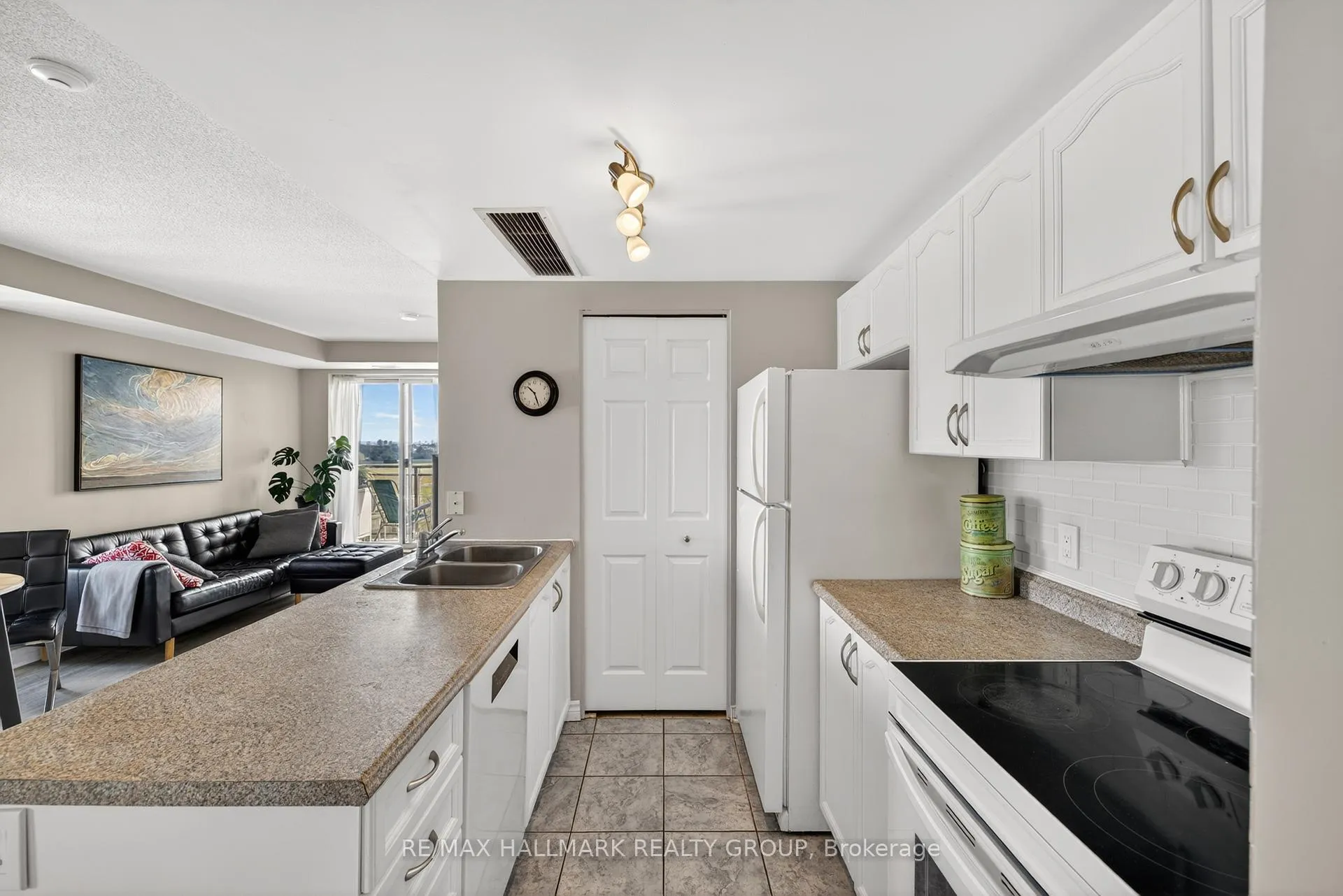 Photo 21 of Unit 6B, 310 Central Park Drive, Ottawa, Central Park — HOMEH