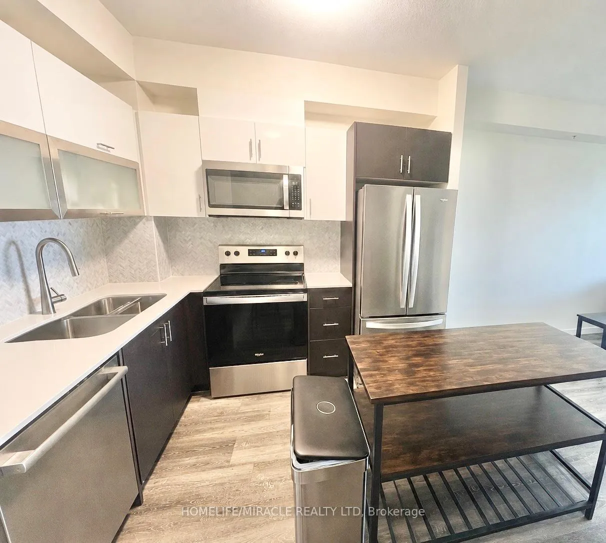 Photo 7 of Unit 607, 128 King Street N, Waterloo, Downtown Waterloo — HOMEH