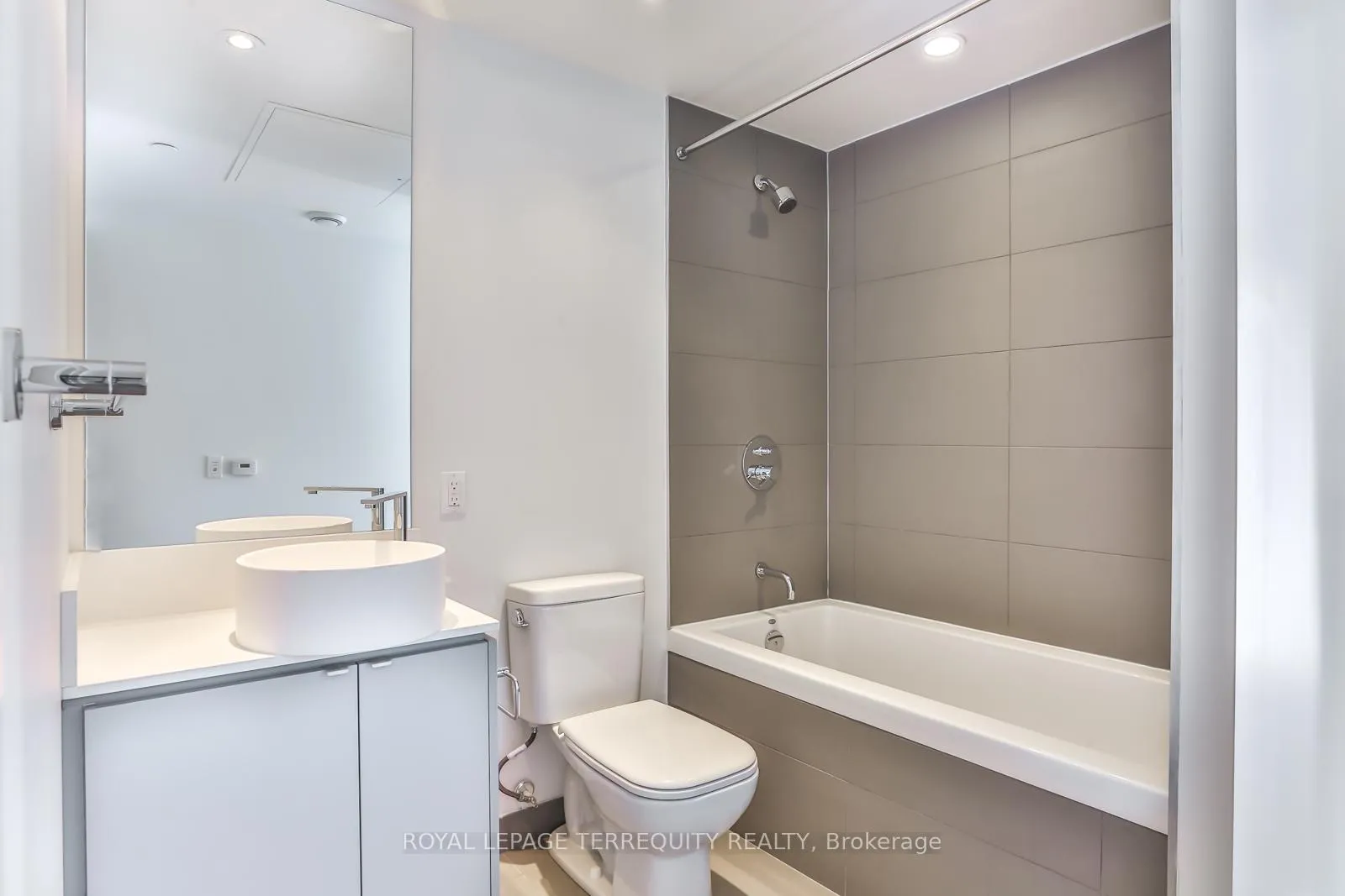Photo 10 of Unit 313, 60 Colborne Street, Toronto, Church-Yonge Corridor — HOMEH