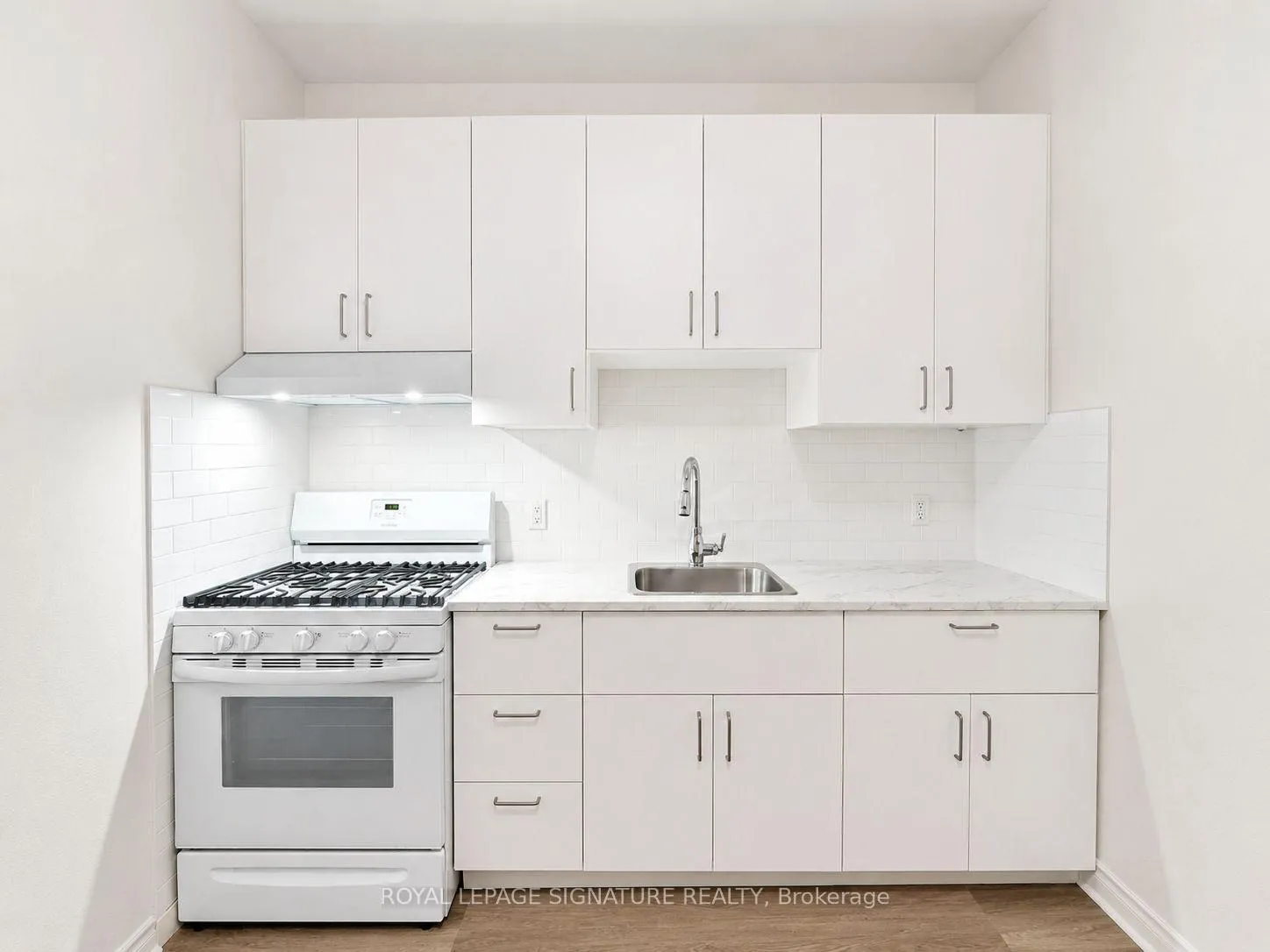 Photo 2 of Unit Upper, 396 Crawford Street, Toronto, Trinity-Bellwoods — HOMEH