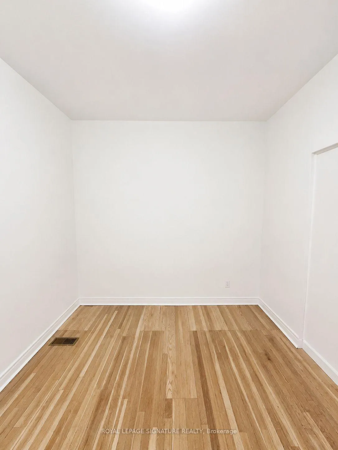 Photo 11 of Unit Upper, 396 Crawford Street, Toronto, Trinity-Bellwoods — HOMEH