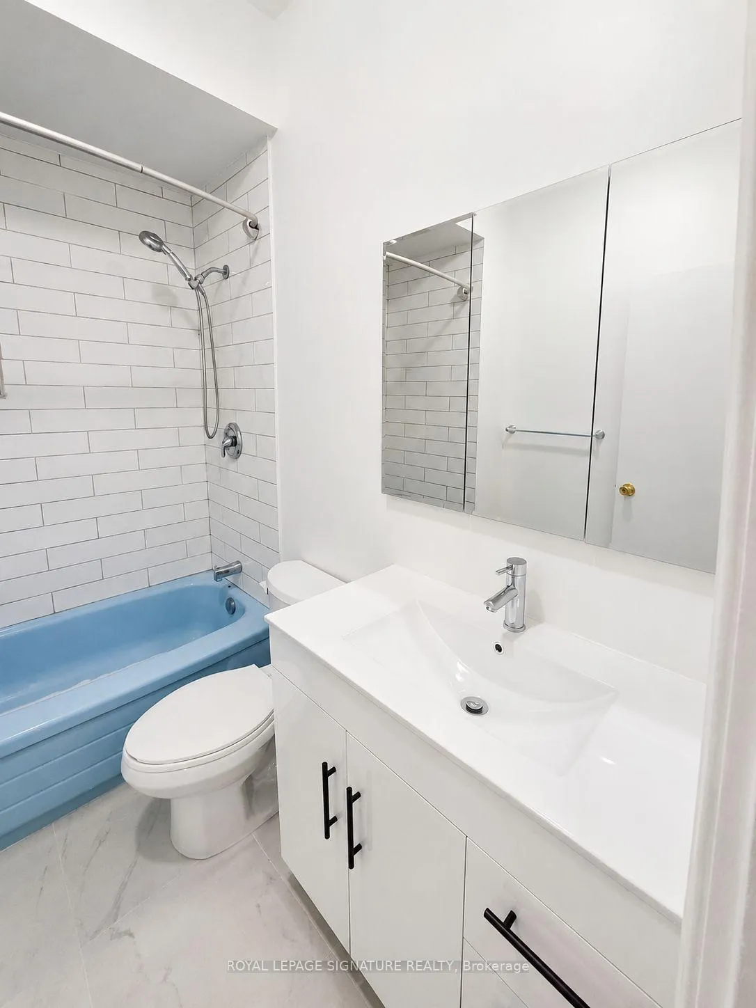 Photo 12 of Unit Upper, 396 Crawford Street, Toronto, Trinity-Bellwoods — HOMEH