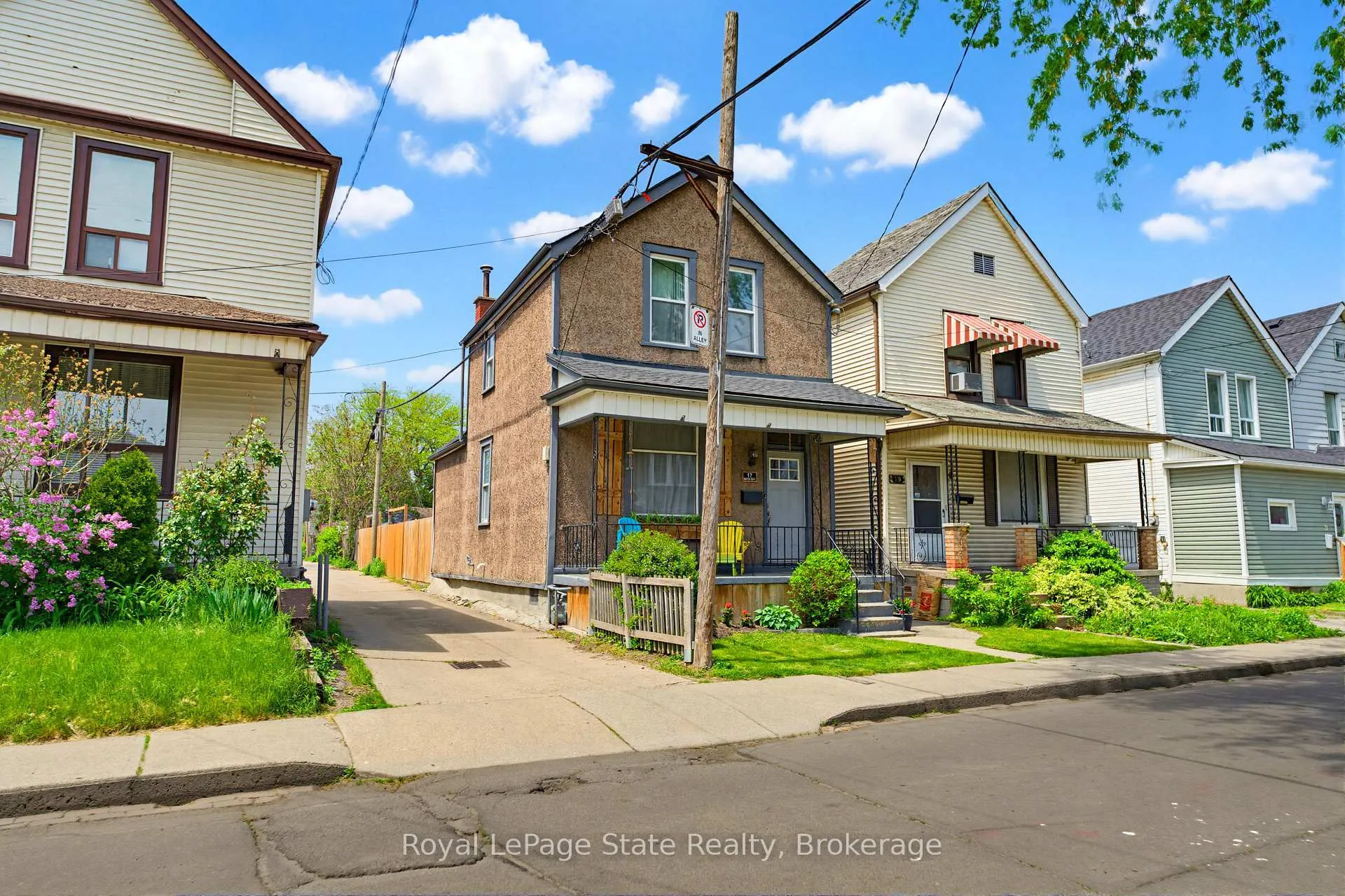 Photo 3 of 17 Minto Avenue, Hamilton, Gibson — HOMEH