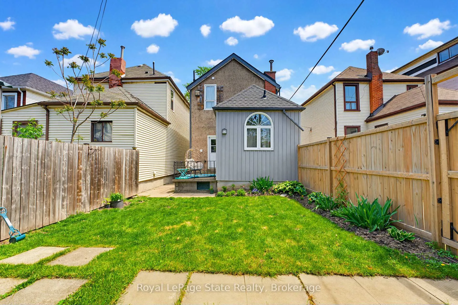 Photo 10 of 17 Minto Avenue, Hamilton, Gibson — HOMEH