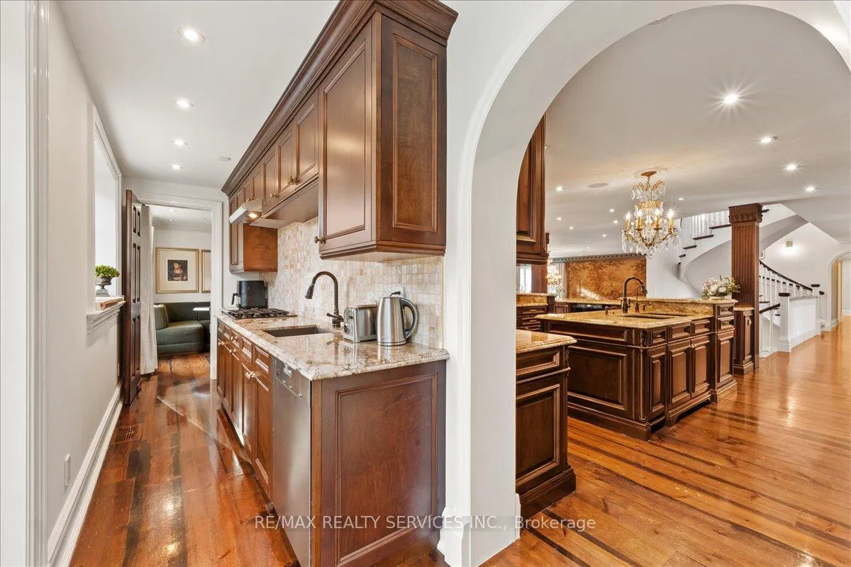 Photo 8 of 574 Conservation Drive, Brampton, Snelgrove — HOMEH