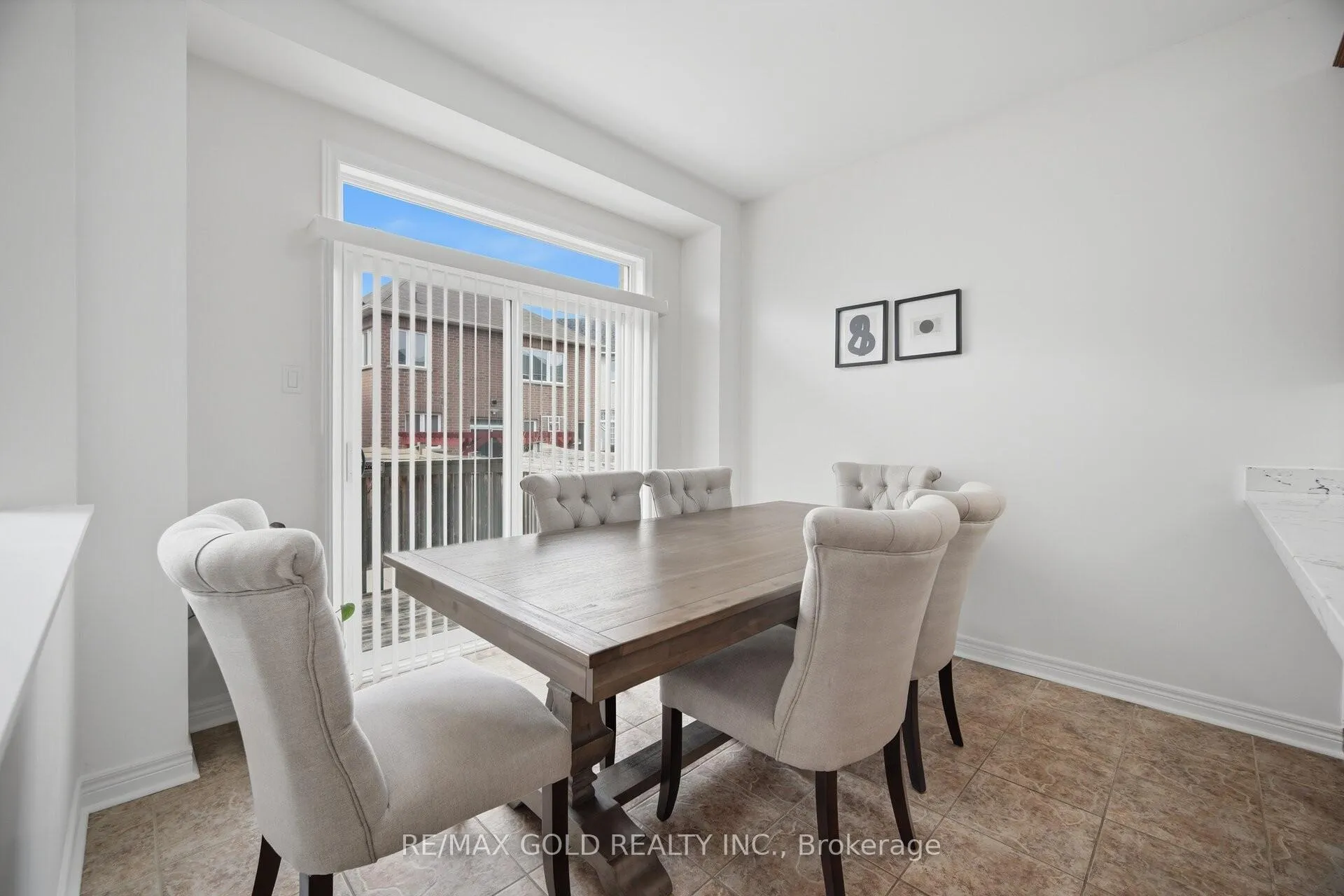 Photo 8 of 52 Watsonbrook Drive, Brampton, Sandringham-Wellington — HOMEH