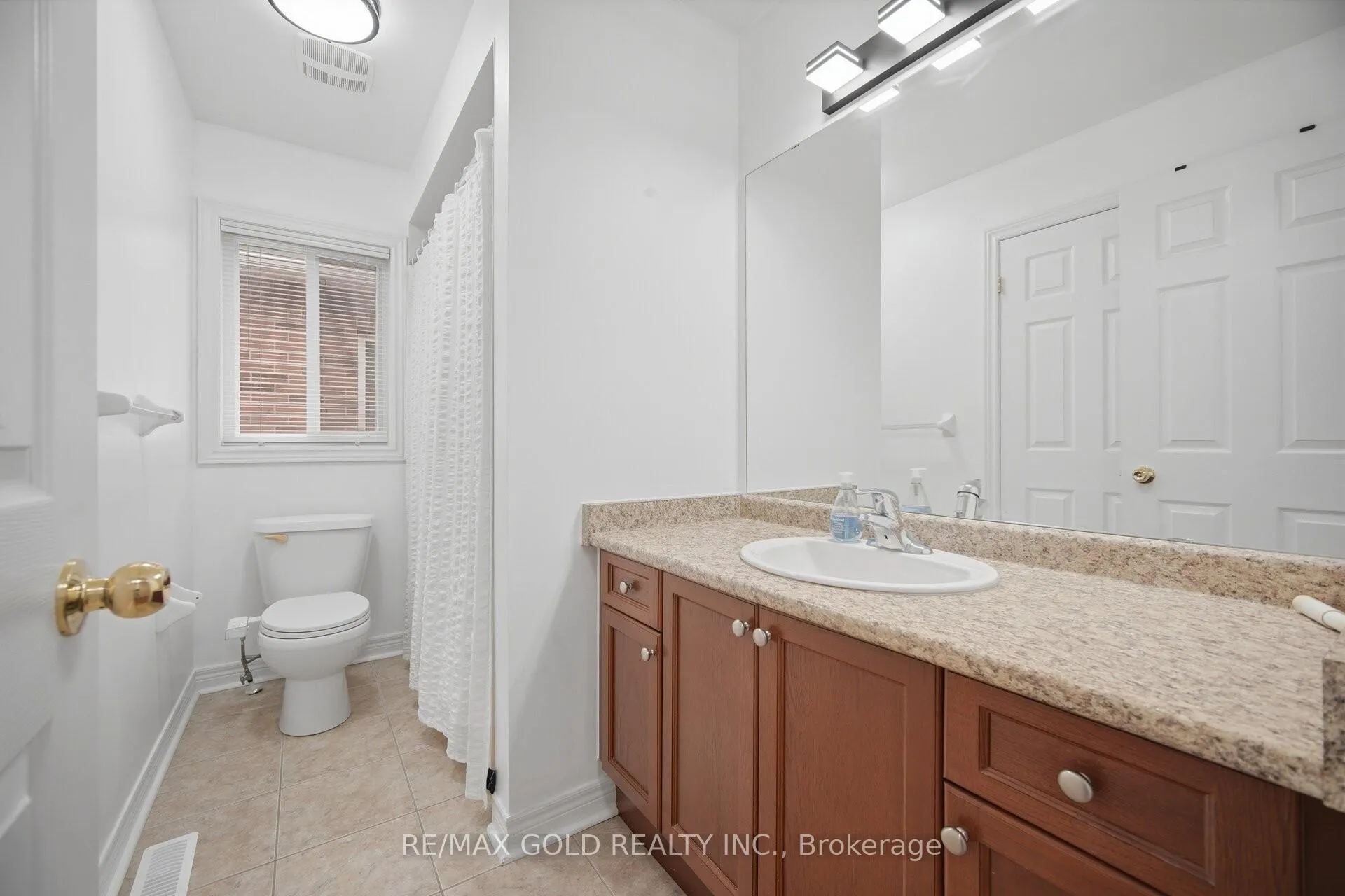 Photo 17 of 52 Watsonbrook Drive, Brampton, Sandringham-Wellington — HOMEH