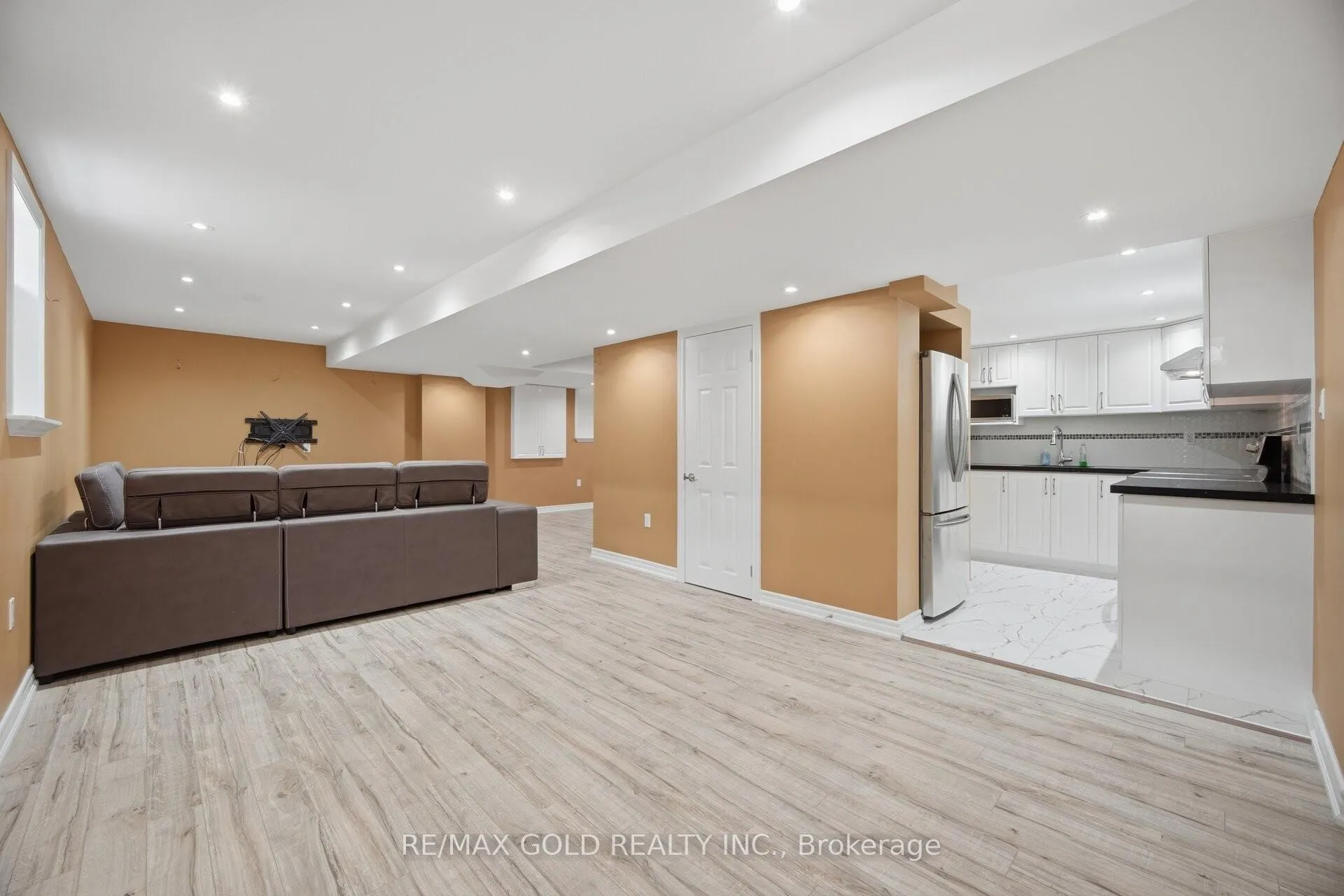 Photo 23 of 52 Watsonbrook Drive, Brampton, Sandringham-Wellington — HOMEH