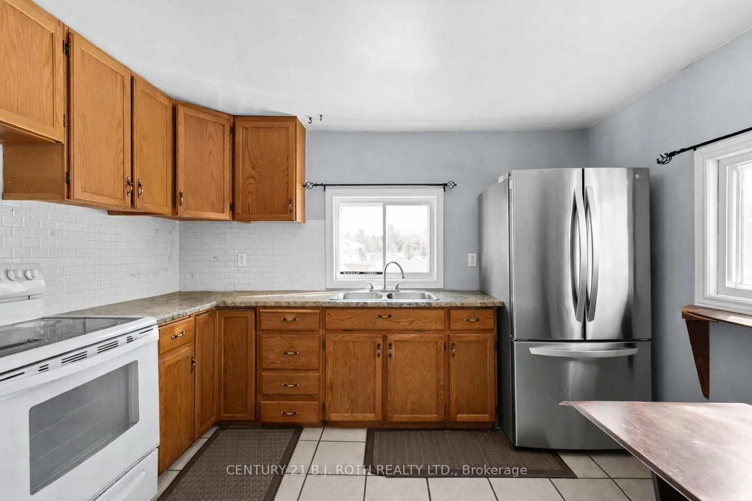 Photo 6 of 1006 Flos 4 Road E, Springwater, Rural Springwater — HOMEH