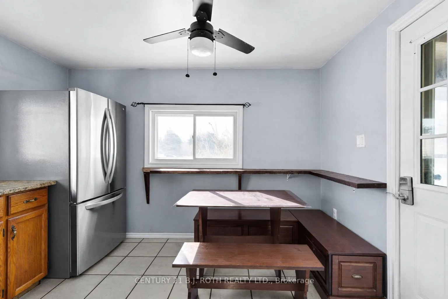 Photo 7 of 1006 Flos 4 Road E, Springwater, Rural Springwater — HOMEH