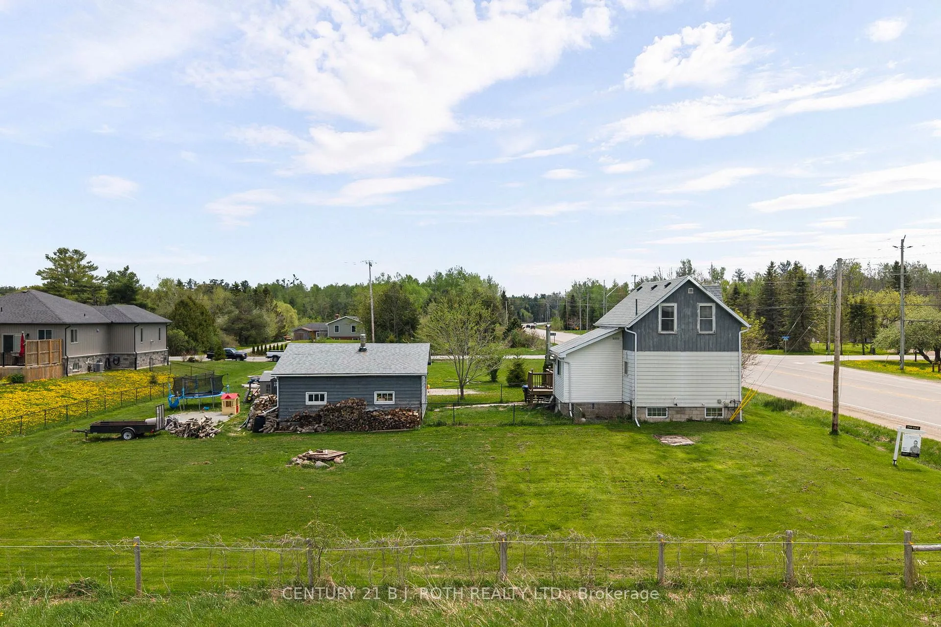 Photo 13 of 1006 Flos 4 Road E, Springwater, Rural Springwater — HOMEH