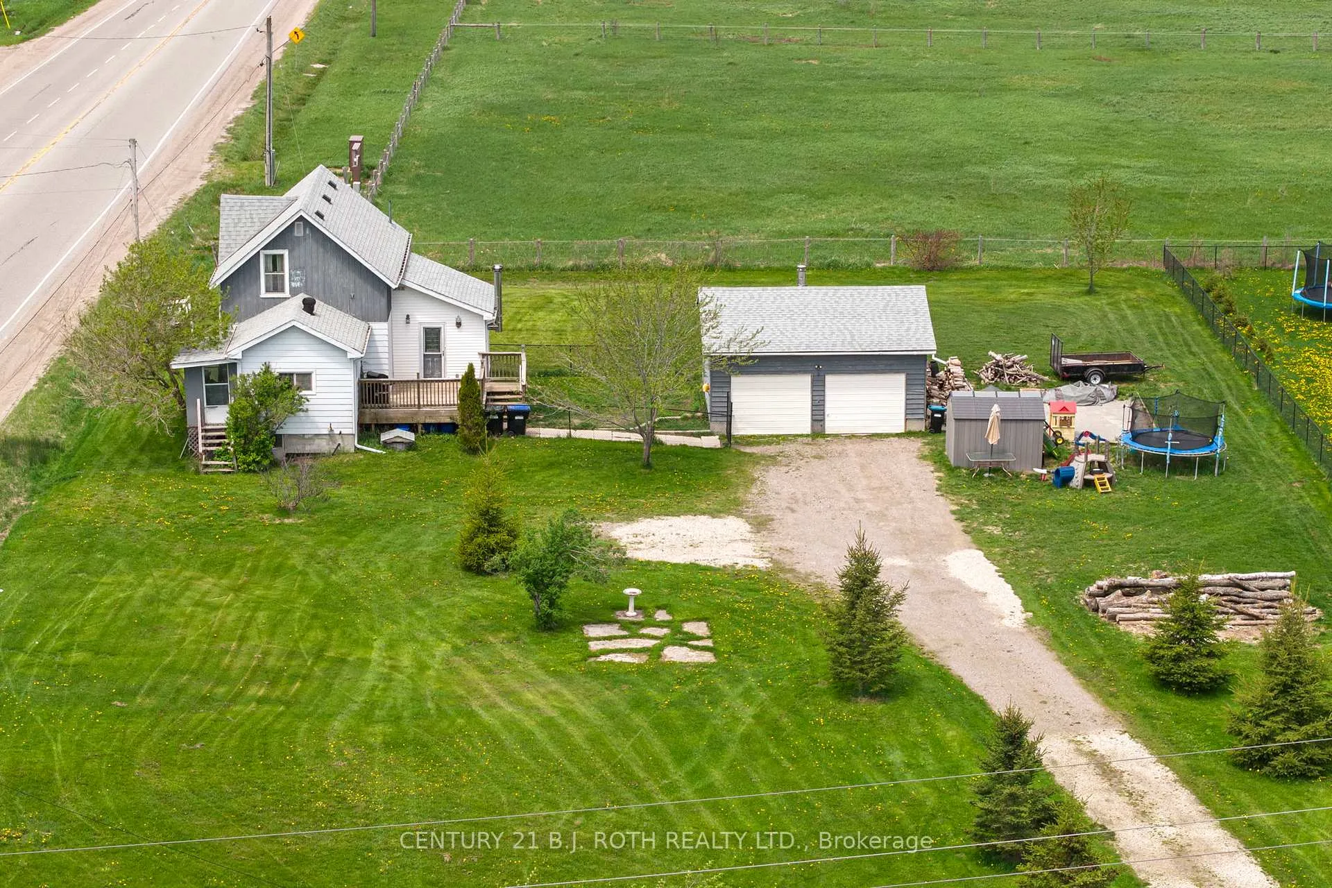 Photo 16 of 1006 Flos 4 Road E, Springwater, Rural Springwater — HOMEH