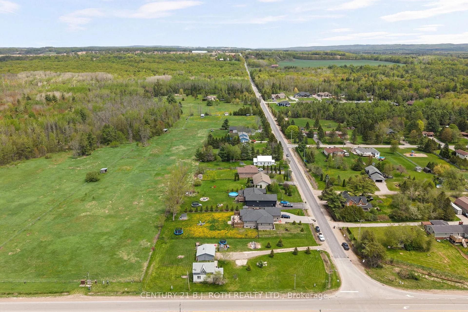 Photo 19 of 1006 Flos 4 Road E, Springwater, Rural Springwater — HOMEH