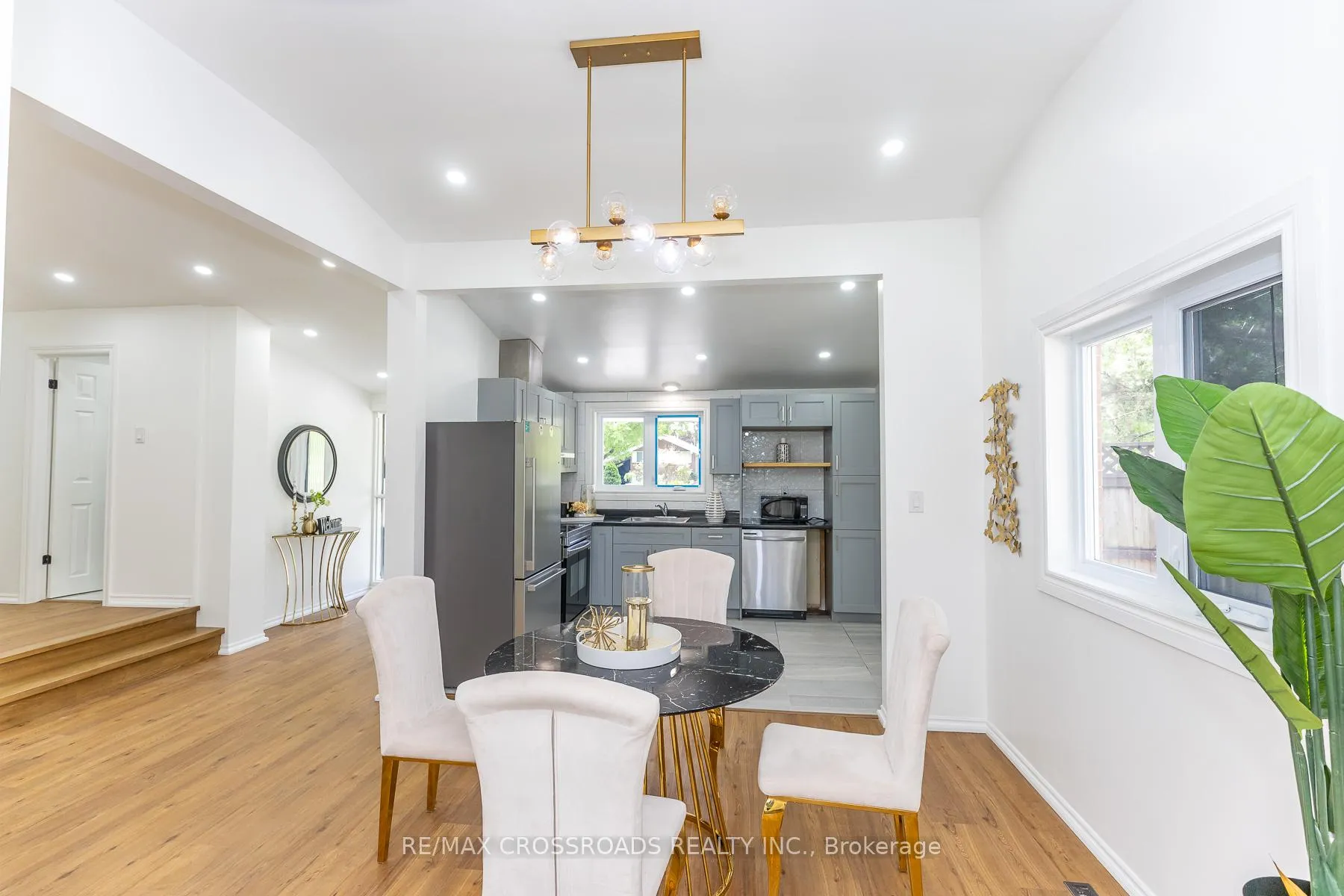Photo 7 of 47 Munson Crescent, Scarborough, Bendale — HOMEH