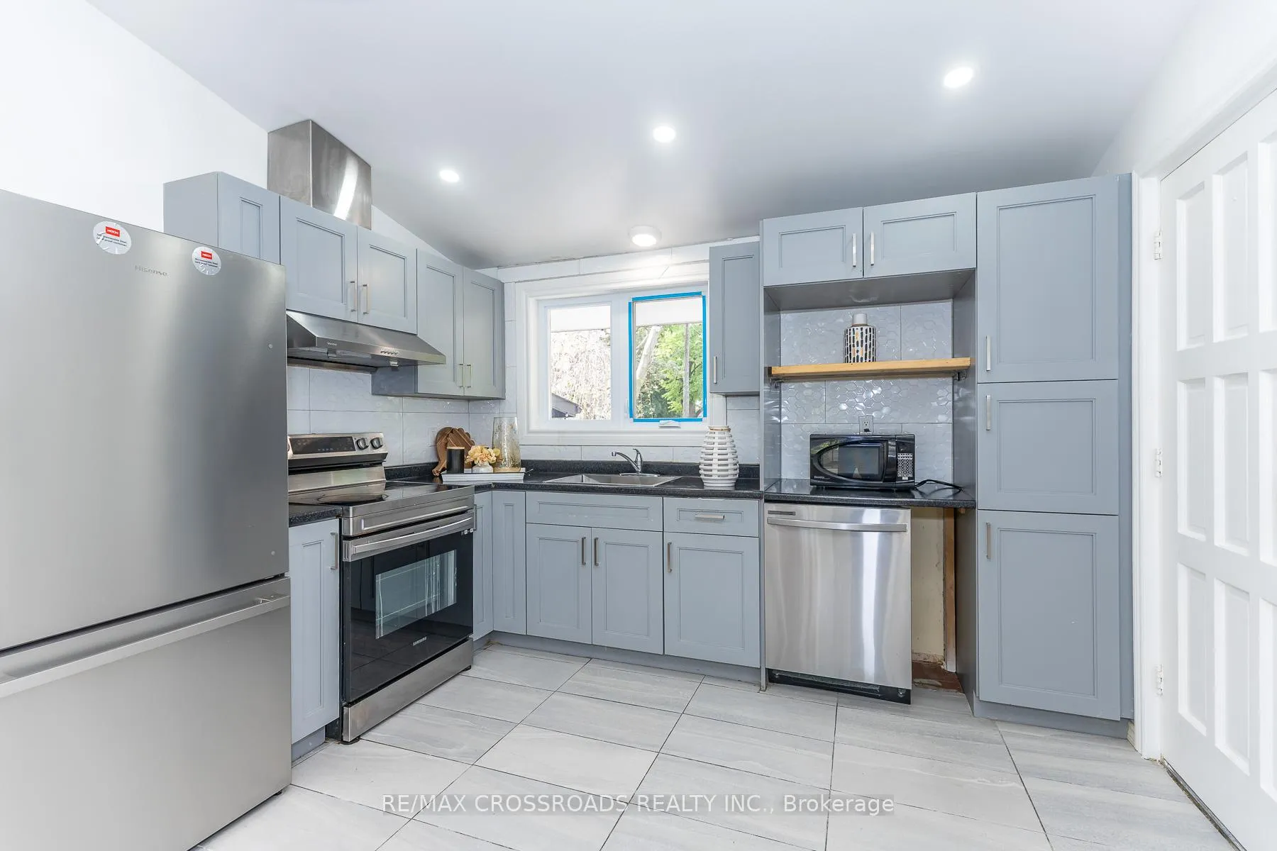 Photo 8 of 47 Munson Crescent, Scarborough, Bendale — HOMEH