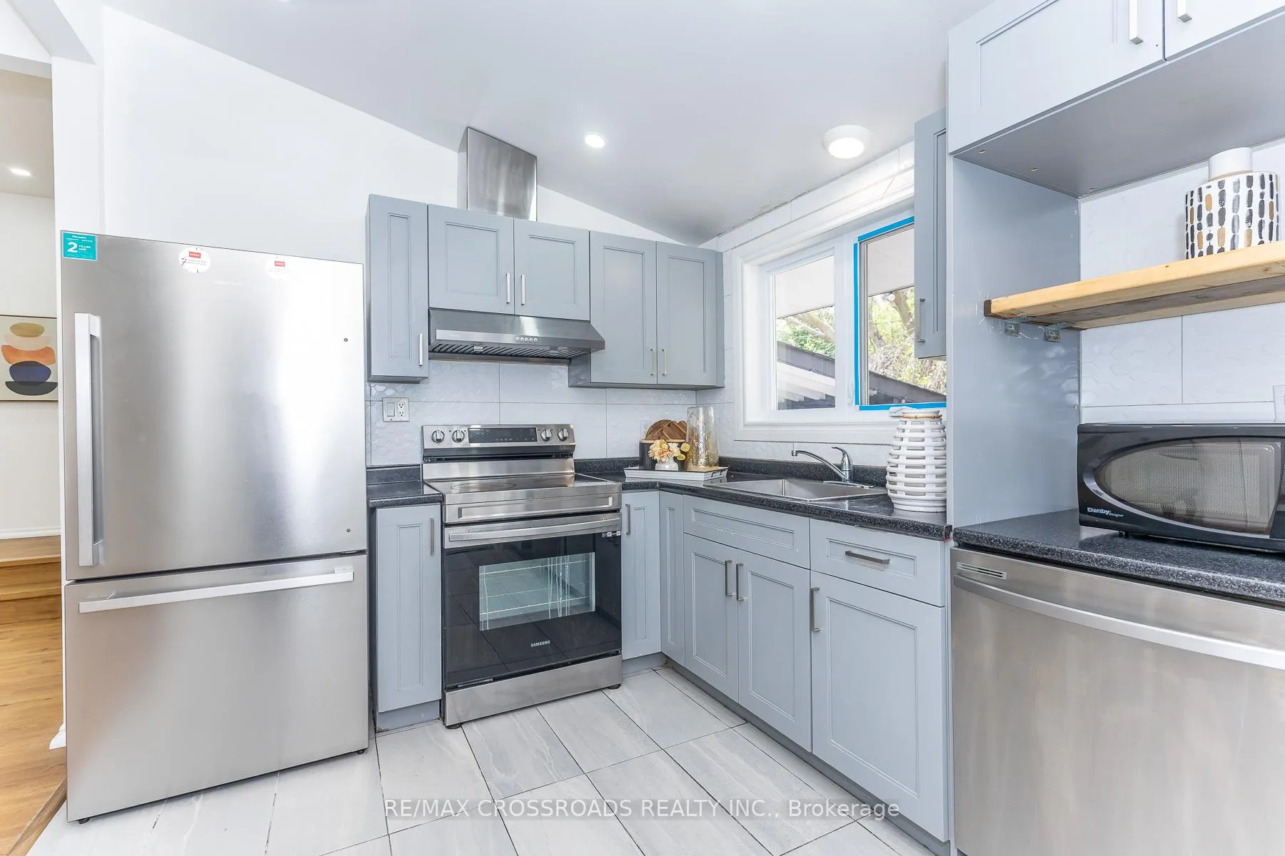 Photo 9 of 47 Munson Crescent, Scarborough, Bendale — HOMEH