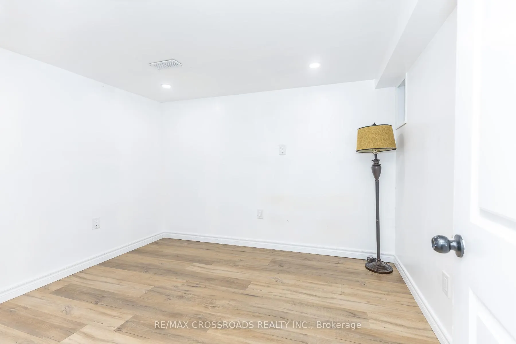 Photo 42 of 47 Munson Crescent, Scarborough, Bendale — HOMEH