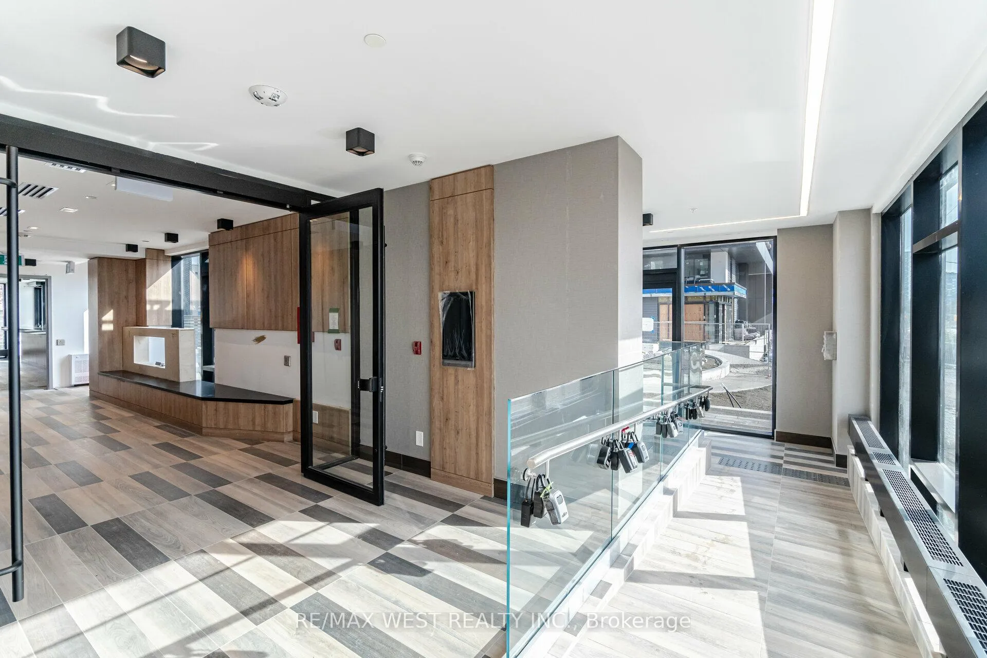 Photo 3 of Unit 708, 345 Wheat Boom Drive, Oakville, Joshua Meadows — HOMEH