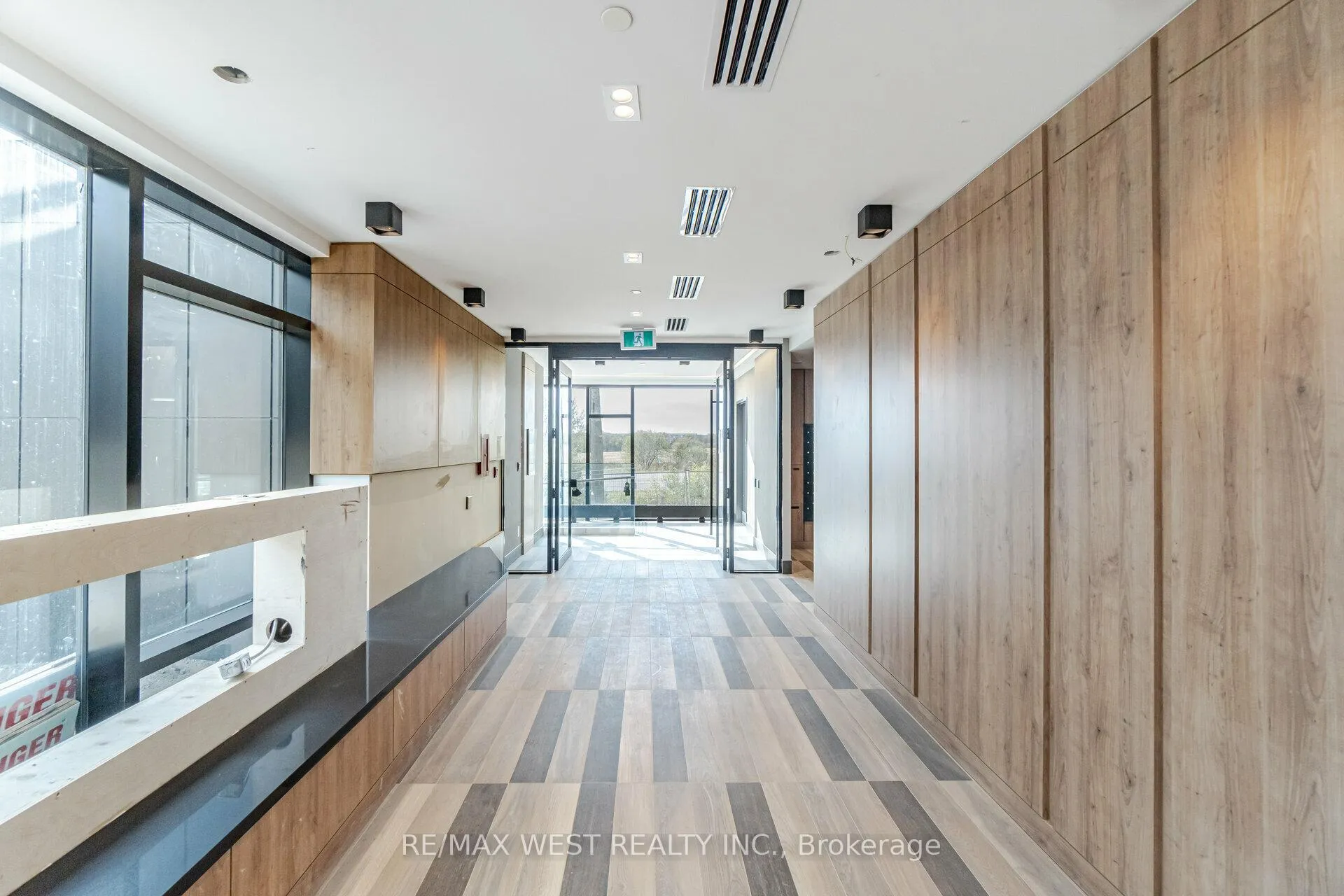 Photo 4 of Unit 708, 345 Wheat Boom Drive, Oakville, Joshua Meadows — HOMEH