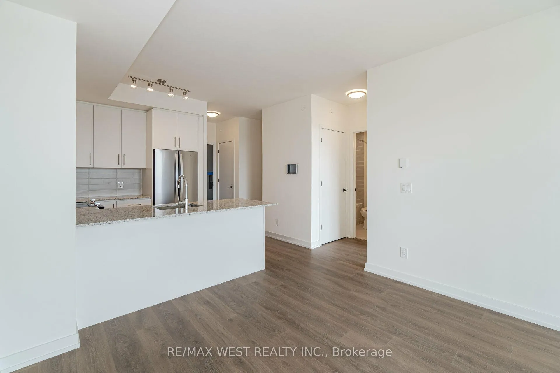 Photo 14 of Unit 708, 345 Wheat Boom Drive, Oakville, Joshua Meadows — HOMEH