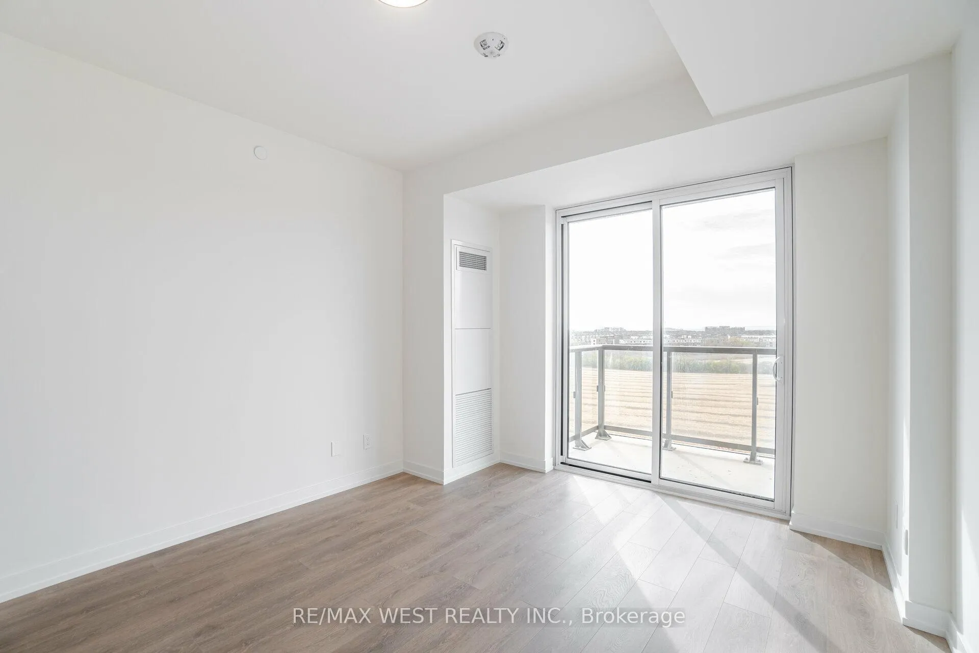 Photo 17 of Unit 708, 345 Wheat Boom Drive, Oakville, Joshua Meadows — HOMEH