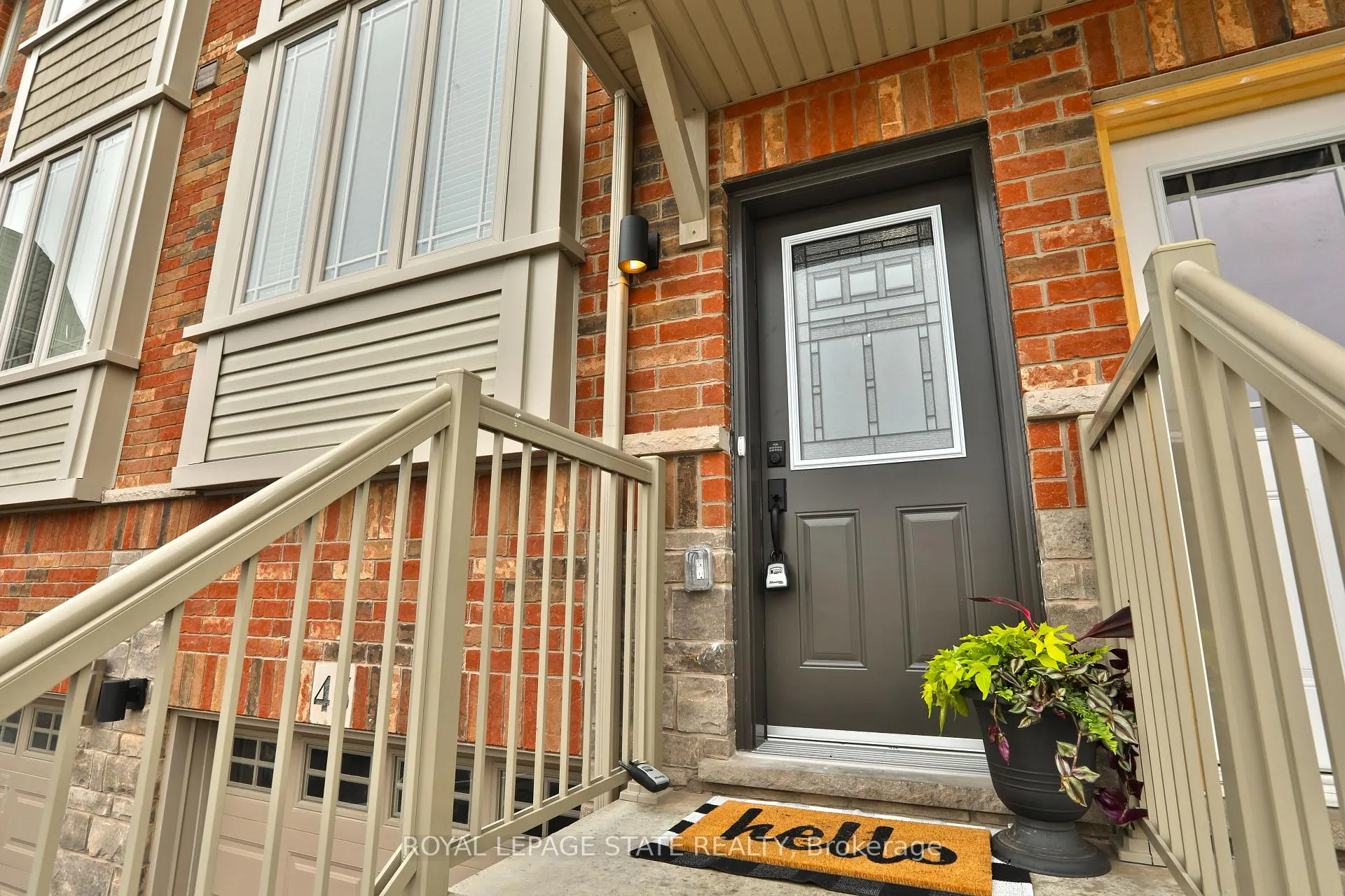 Photo 6 of 45 Edenrock Drive, Hamilton, Stoney Creek — HOMEH