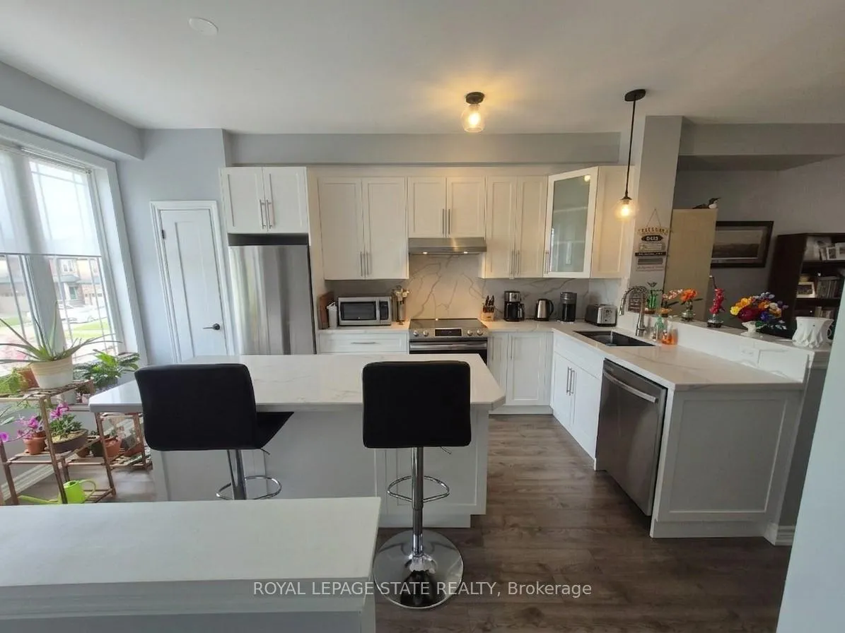 Photo 8 of 45 Edenrock Drive, Hamilton, Stoney Creek — HOMEH