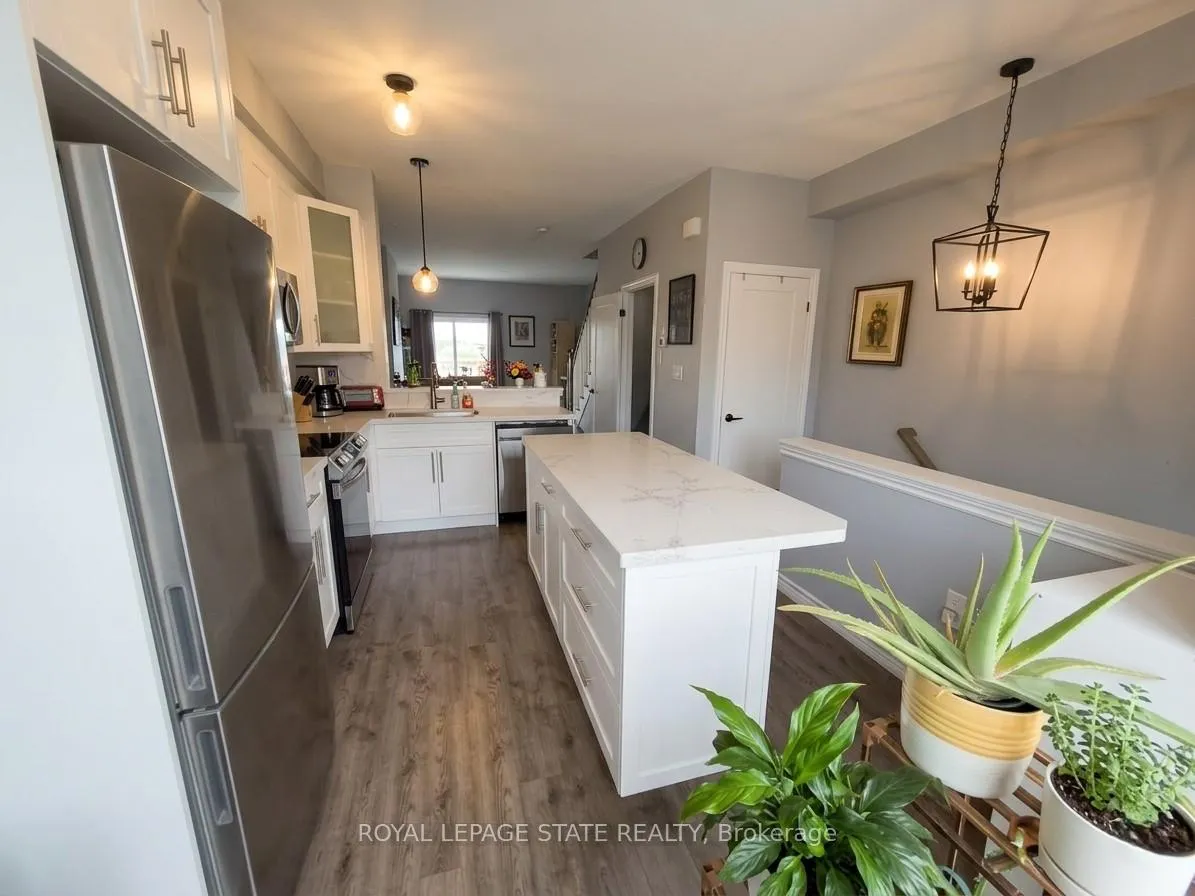 Photo 9 of 45 Edenrock Drive, Hamilton, Stoney Creek — HOMEH