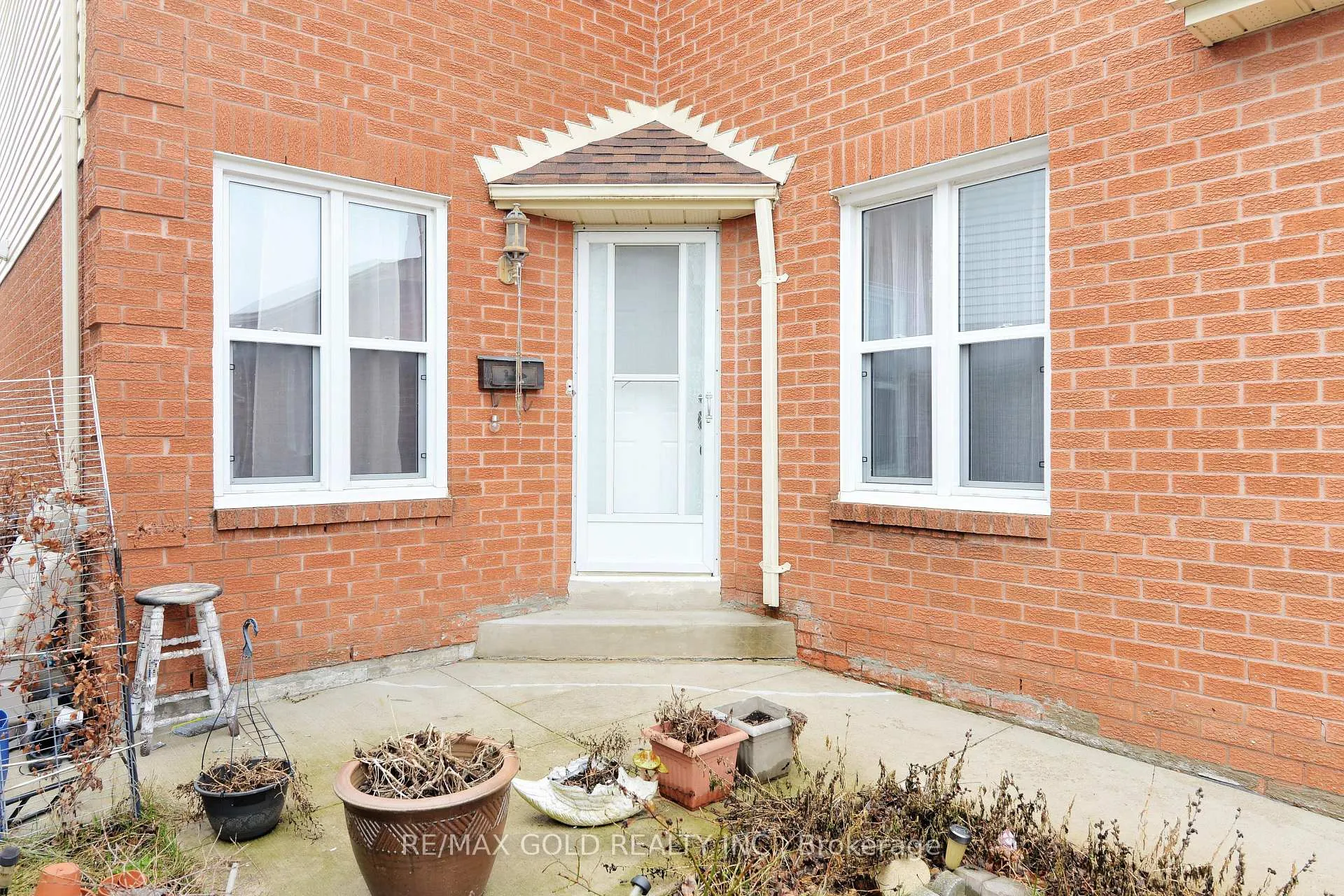 Photo 3 of 9 Ravenswood Drive, Brampton, Fletcher's Creek South — HOMEH