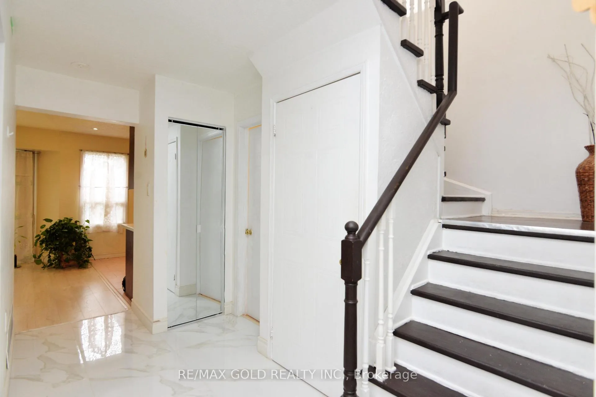 Photo 6 of 9 Ravenswood Drive, Brampton, Fletcher's Creek South — HOMEH