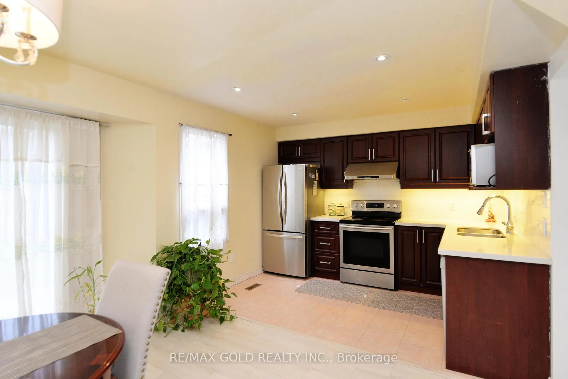 Photo 15 of 9 Ravenswood Drive, Brampton, Fletcher's Creek South — HOMEH