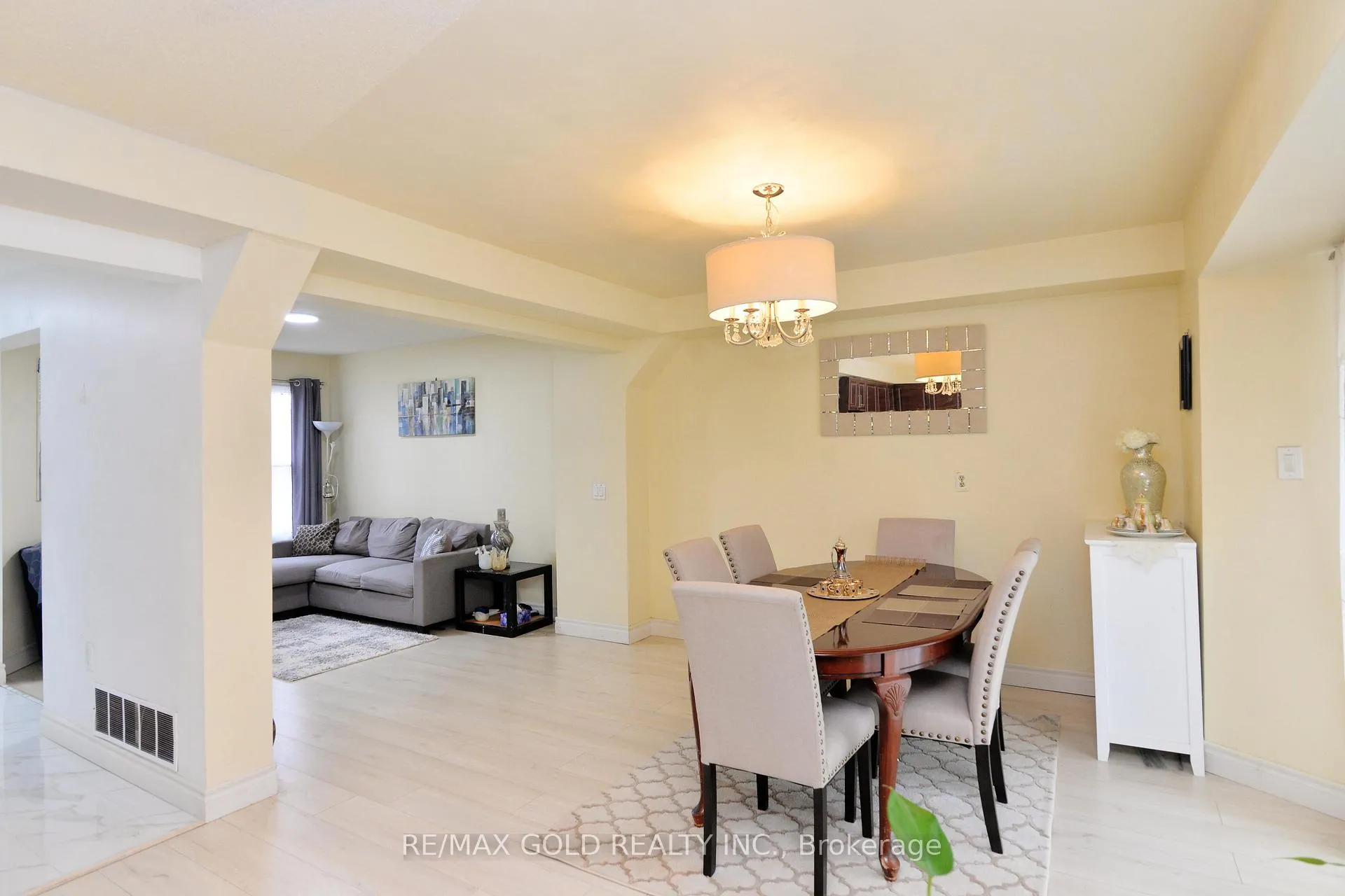 Photo 16 of 9 Ravenswood Drive, Brampton, Fletcher's Creek South — HOMEH