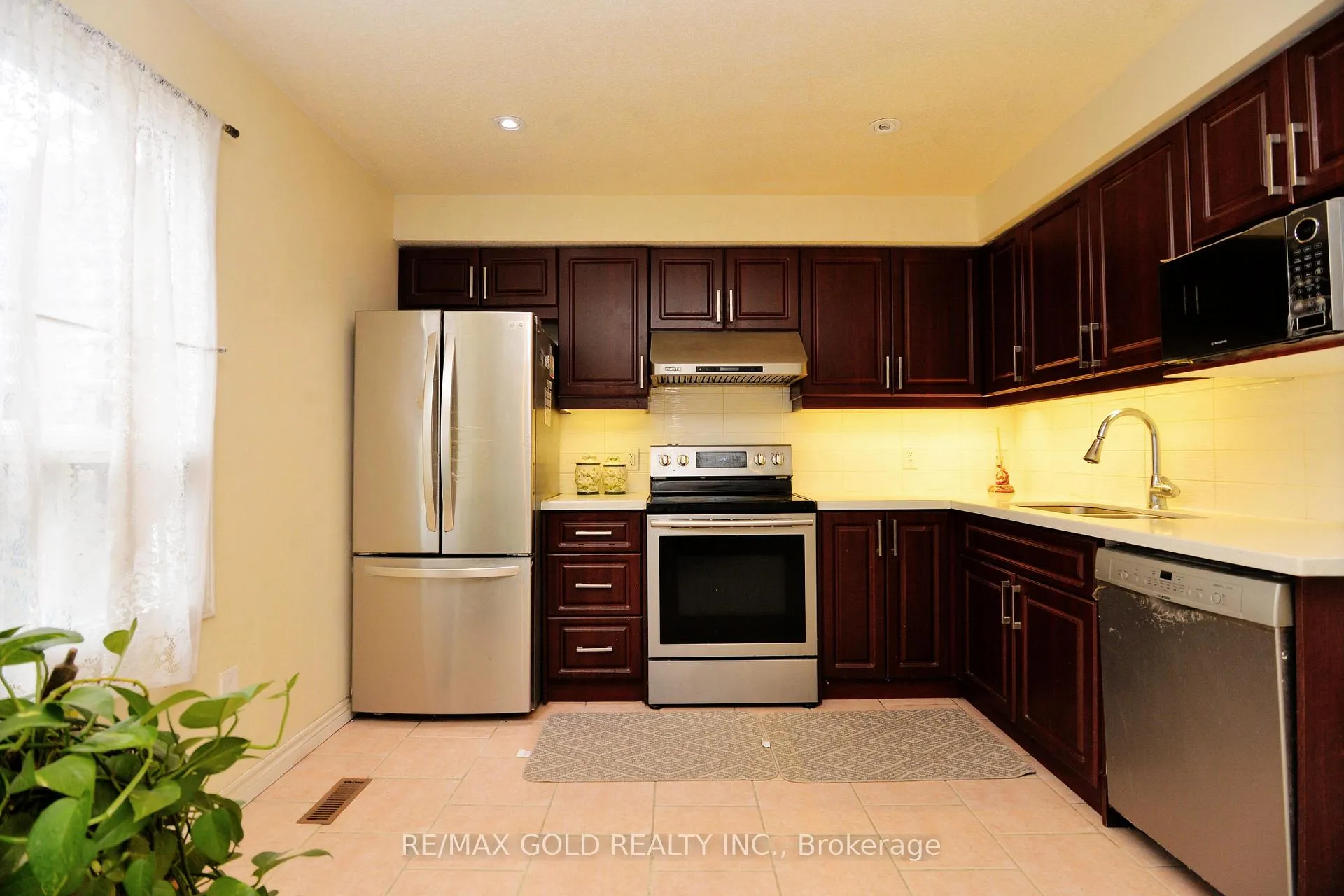 Photo 17 of 9 Ravenswood Drive, Brampton, Fletcher's Creek South — HOMEH