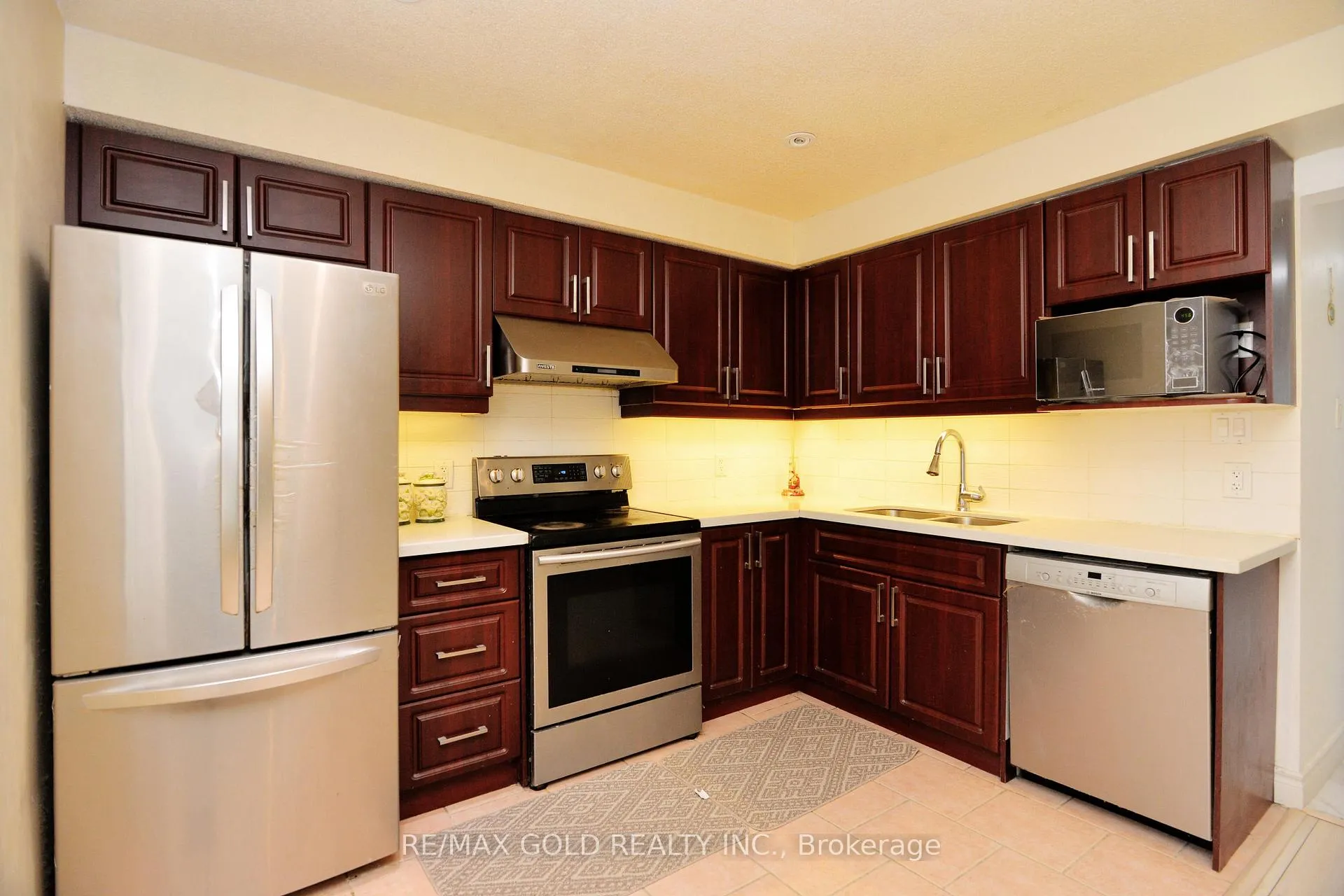 Photo 19 of 9 Ravenswood Drive, Brampton, Fletcher's Creek South — HOMEH