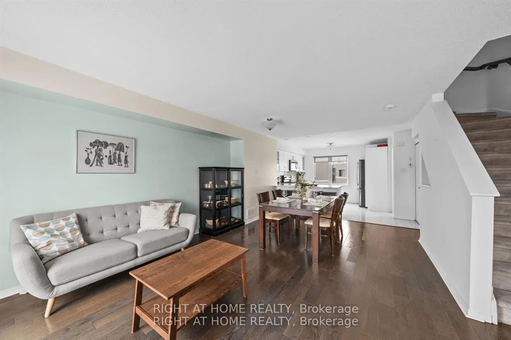Photo 9 of 161 Camden Private, Ottawa, Barrhaven - Cedargrove/Fraserdale — HOMEH