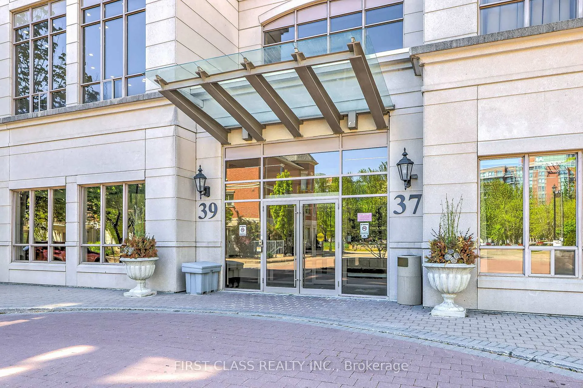 Photo 1 of Unit 916, 37 Galleria Parkway, Markham, Commerce Valley — HOMEH