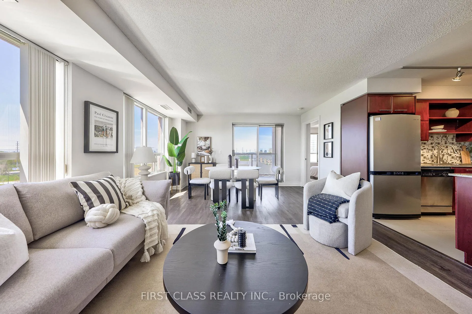 Photo 6 of Unit 916, 37 Galleria Parkway, Markham, Commerce Valley — HOMEH
