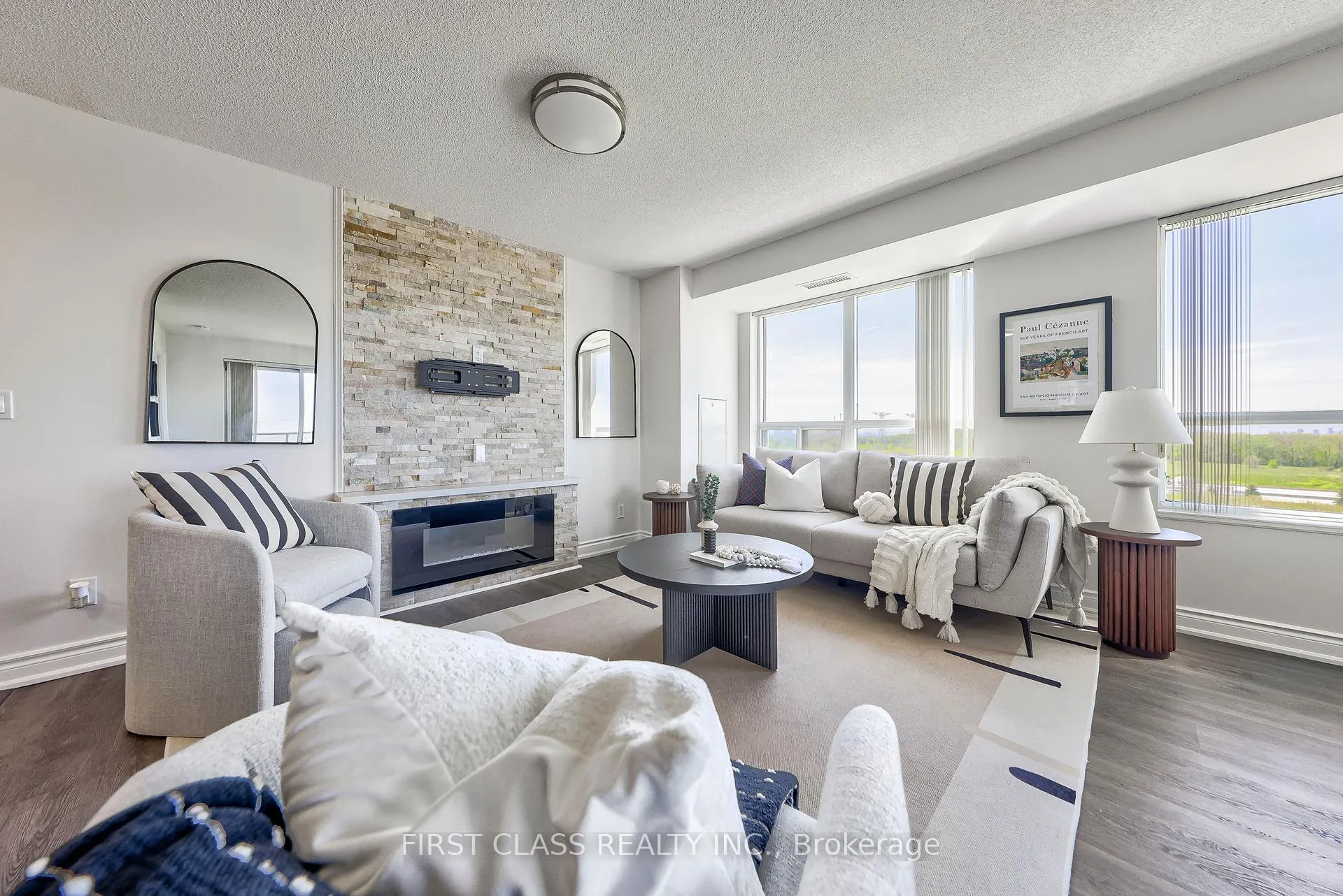 Photo 8 of Unit 916, 37 Galleria Parkway, Markham, Commerce Valley — HOMEH