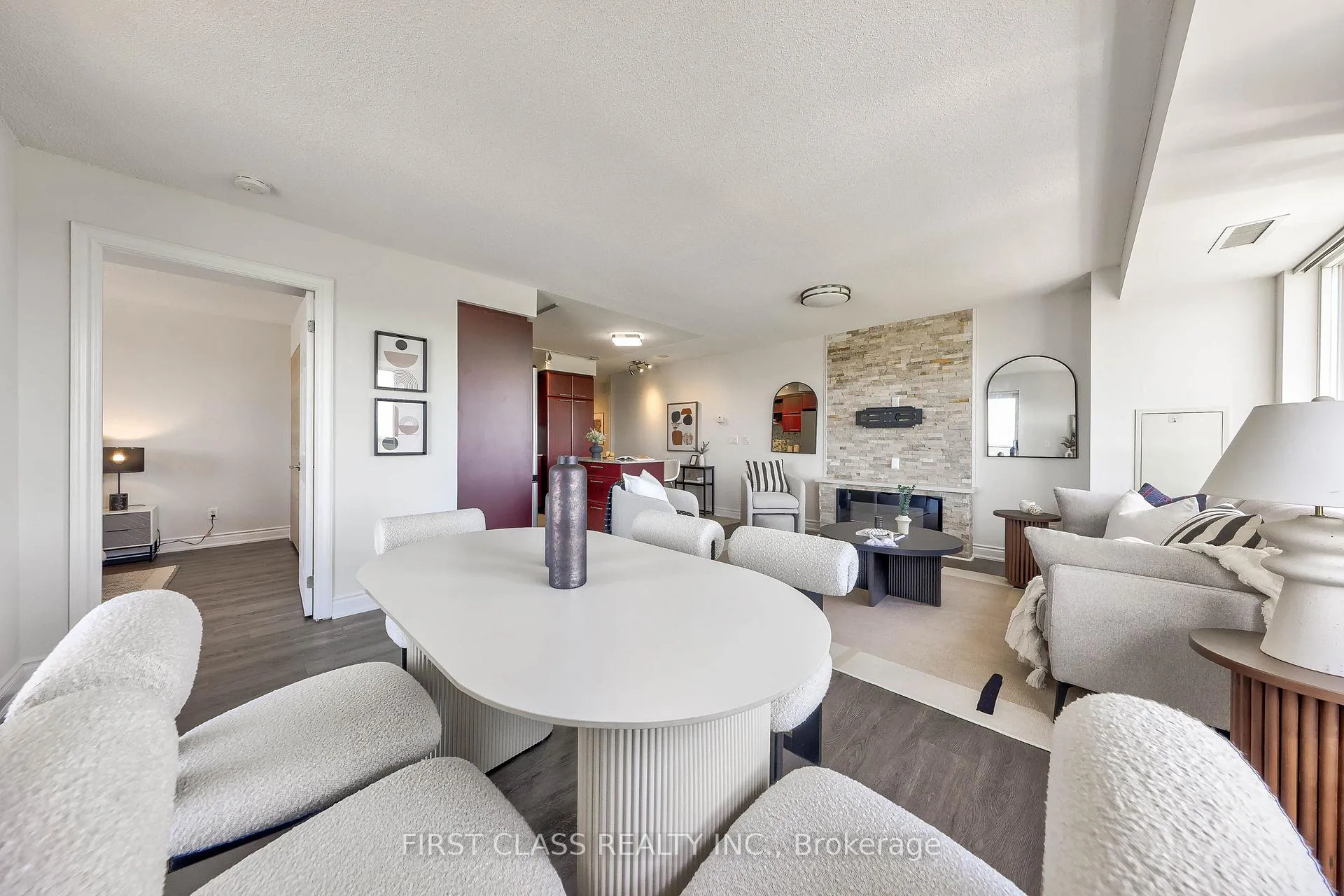 Photo 9 of Unit 916, 37 Galleria Parkway, Markham, Commerce Valley — HOMEH